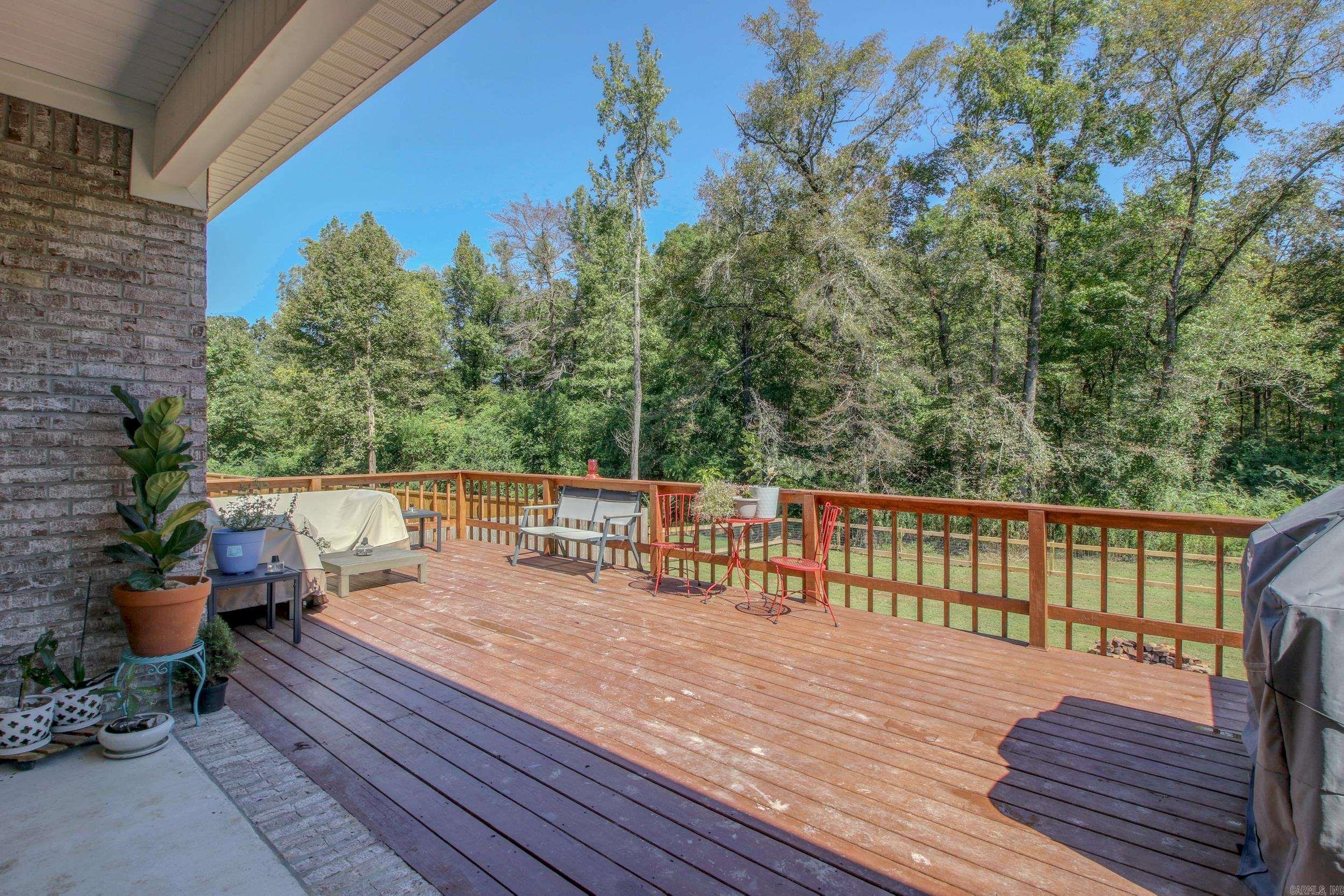 Base Meadows - Residential Lease