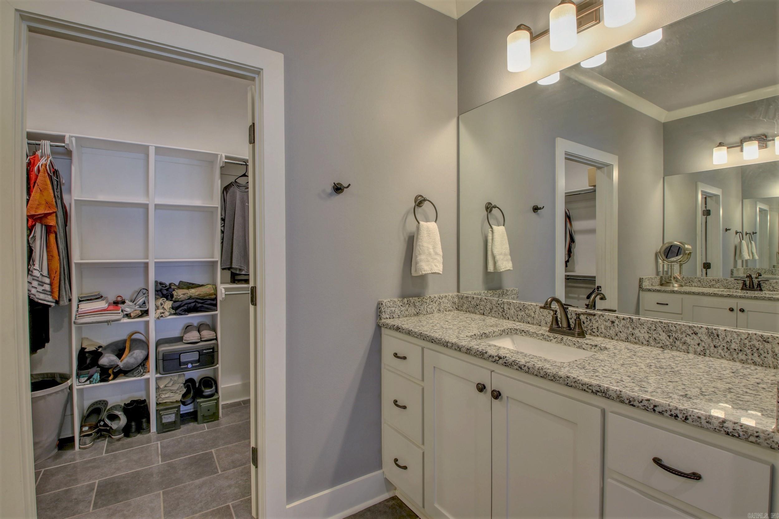 Base Meadows - Residential Lease