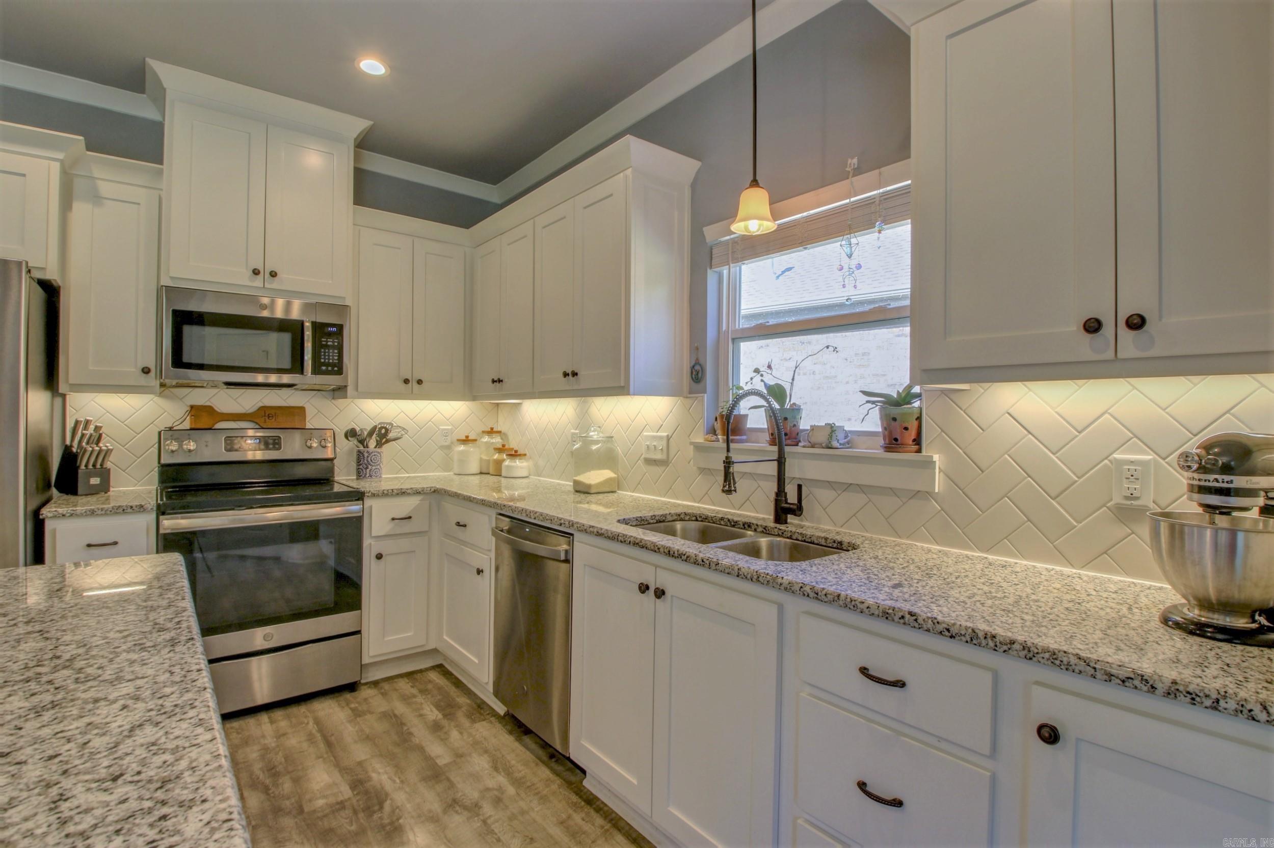 Base Meadows - Residential Lease