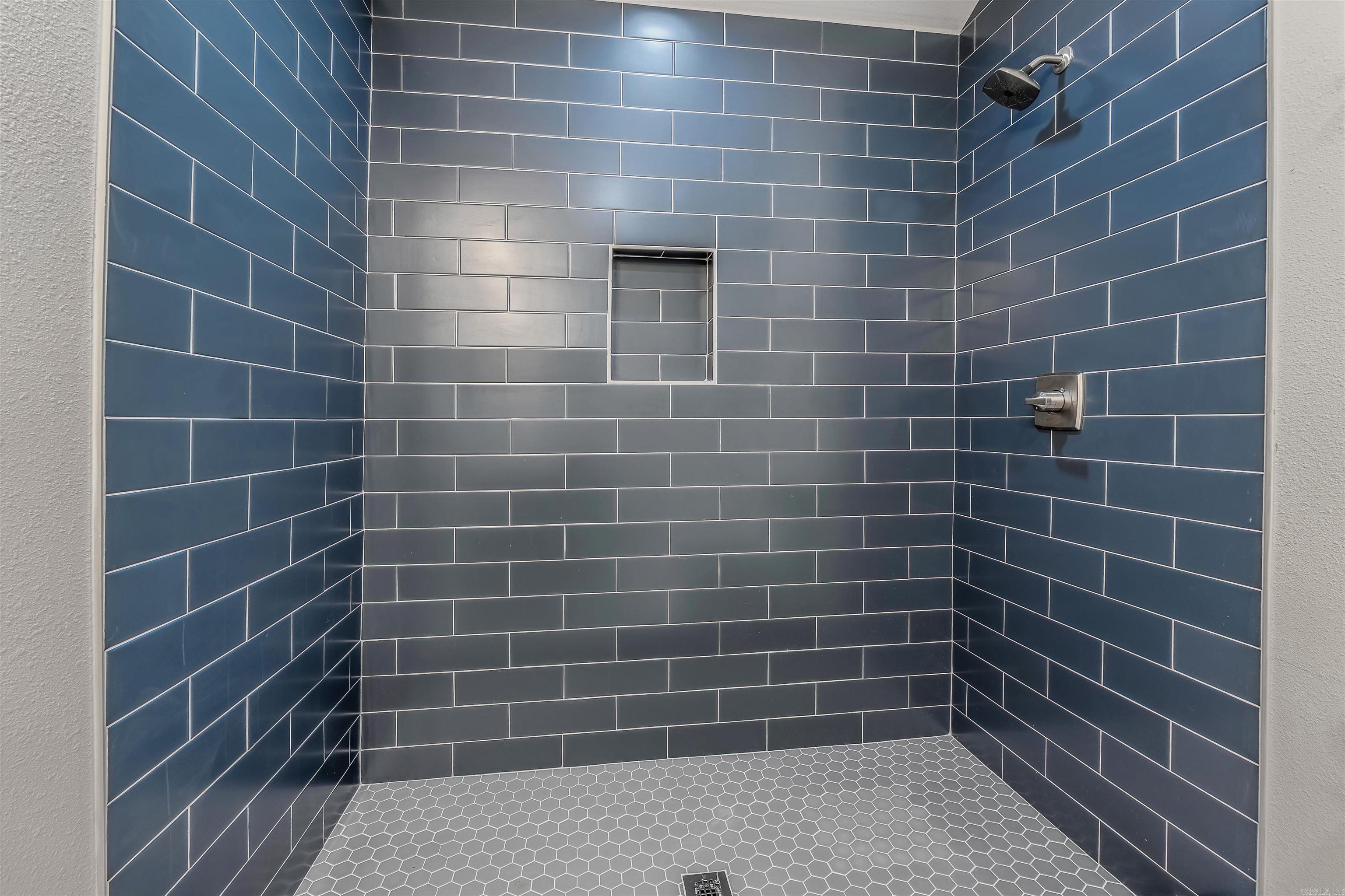 COOLWOOD - Residential