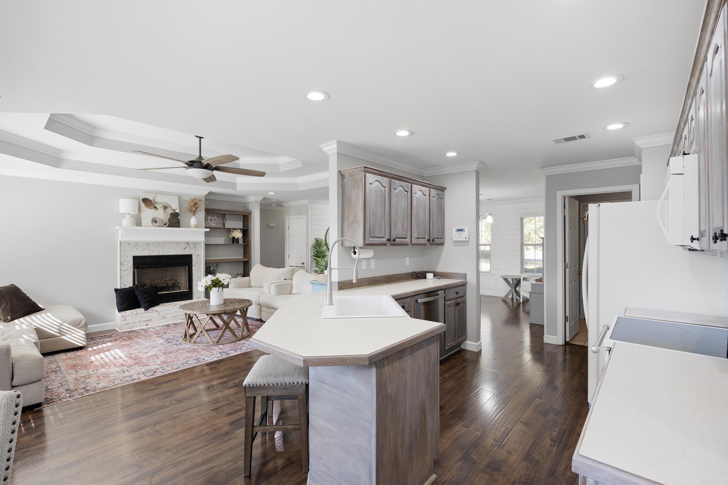 COVE LANDING - Residential