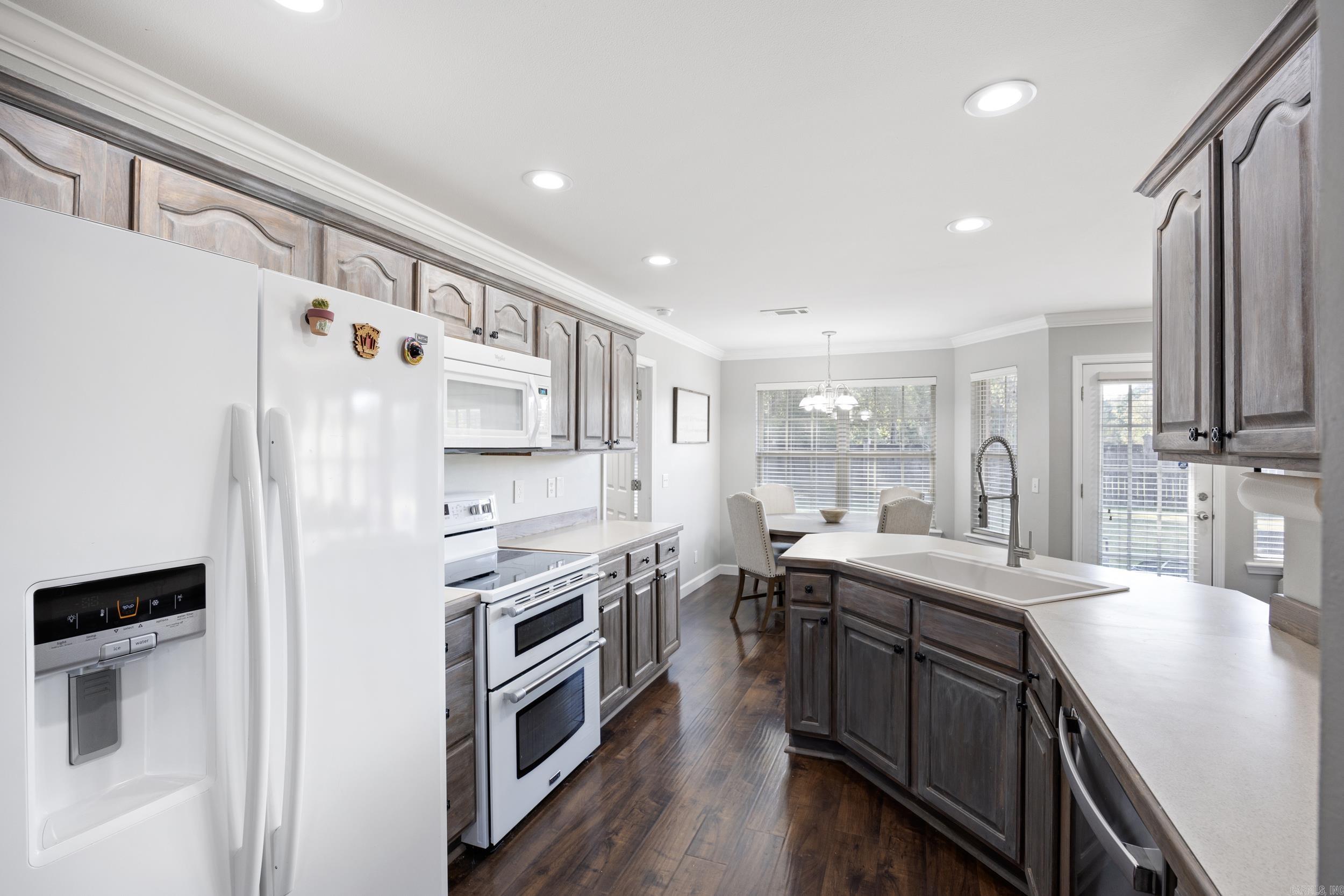 COVE LANDING - Residential