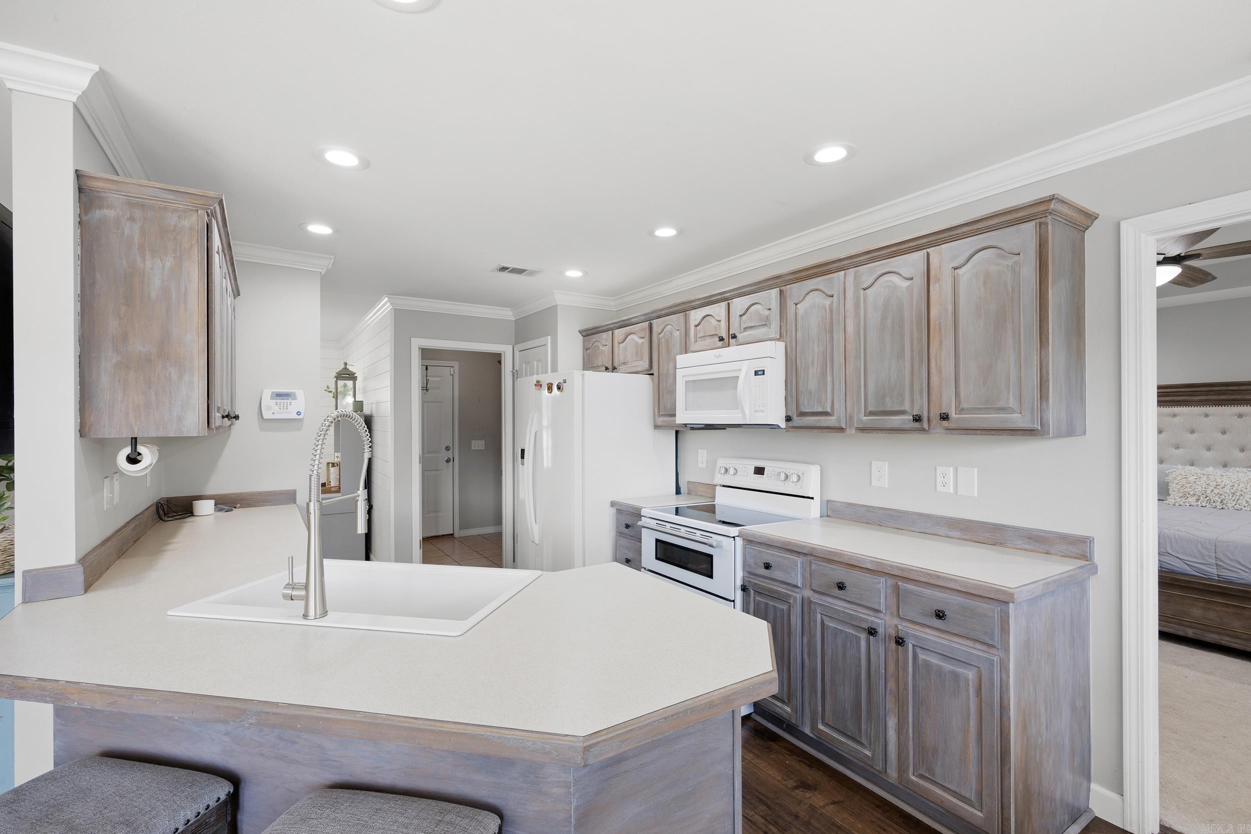 COVE LANDING - Residential