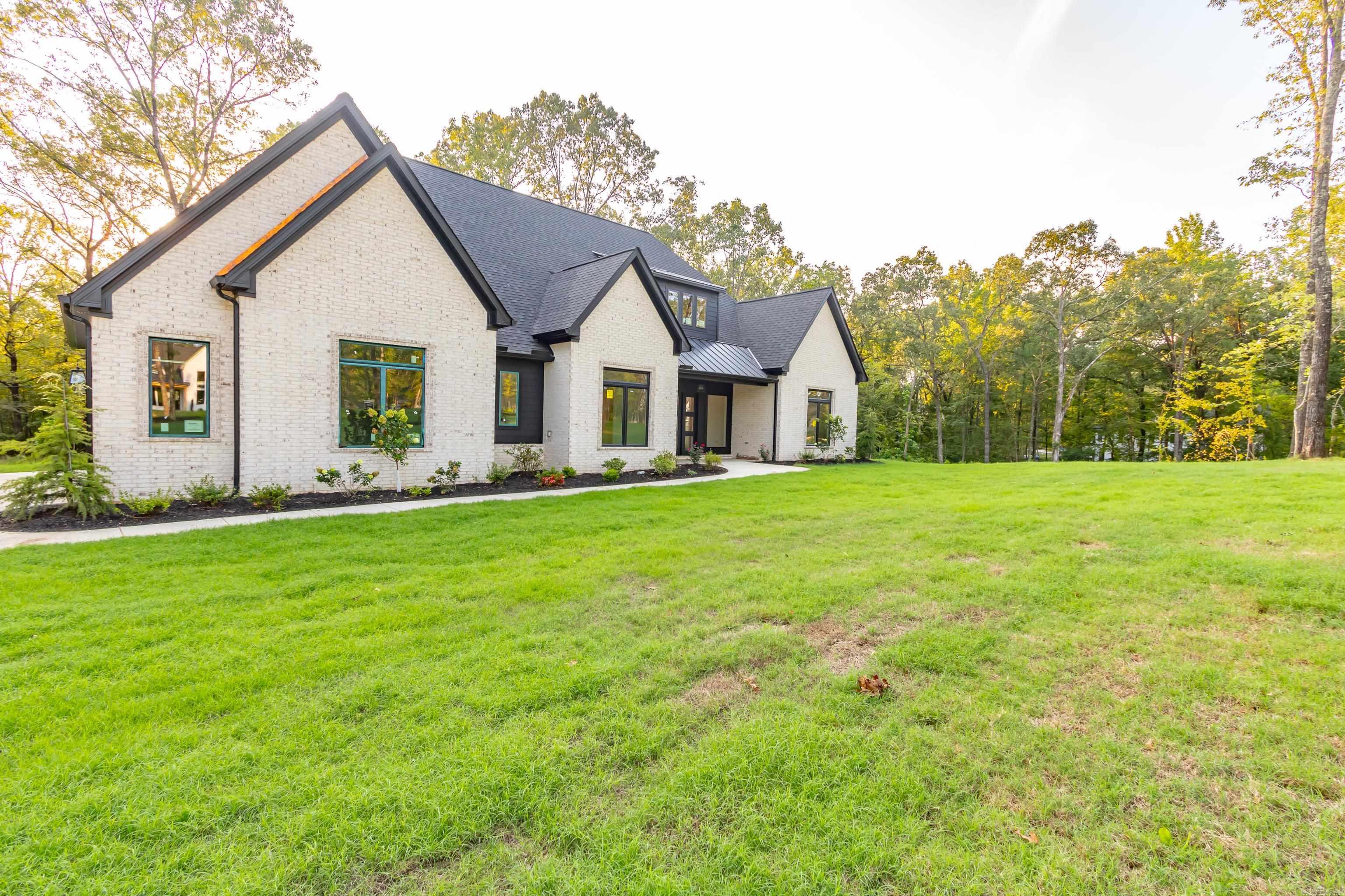 HAZEL OAK - Residential