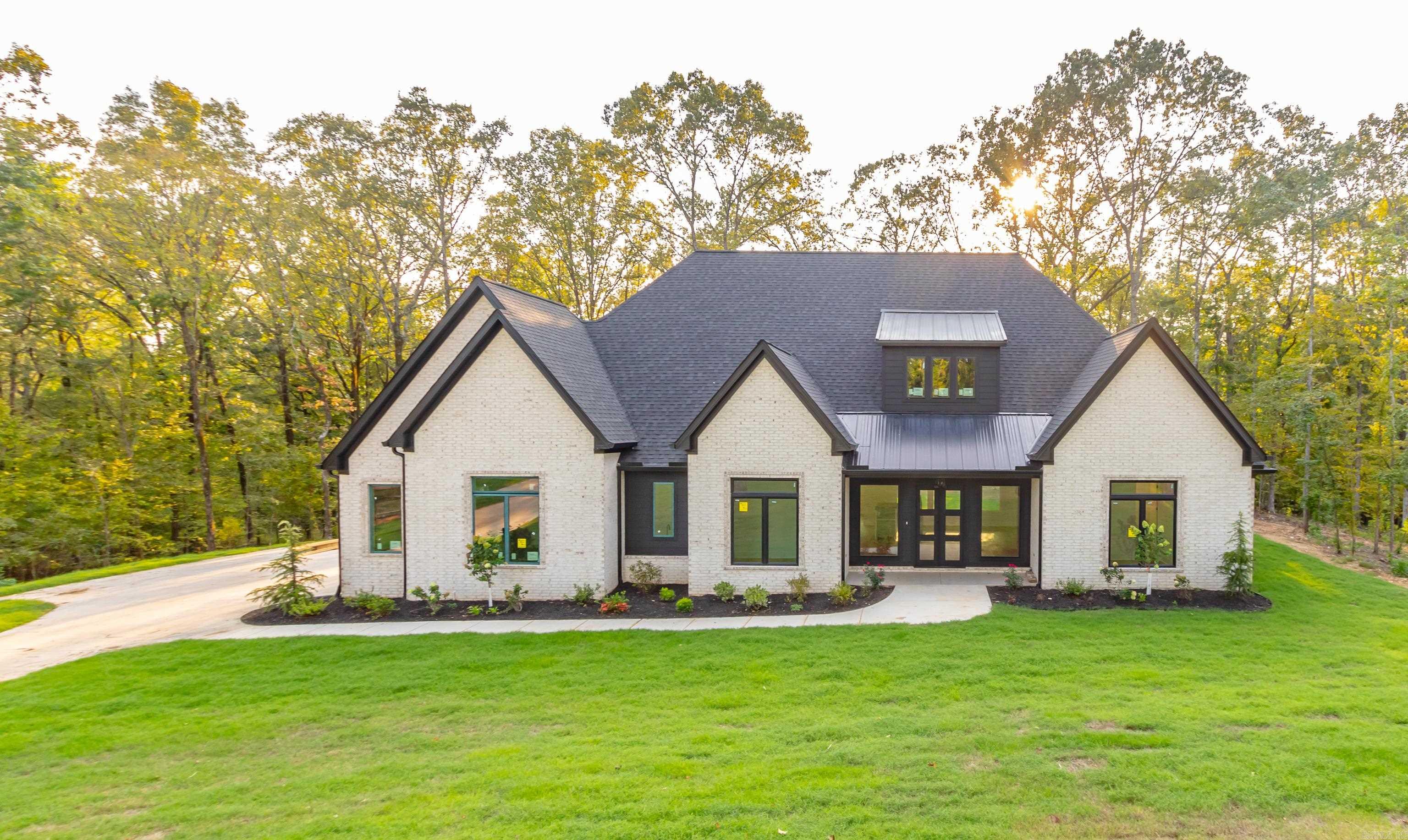 HAZEL OAK - Residential