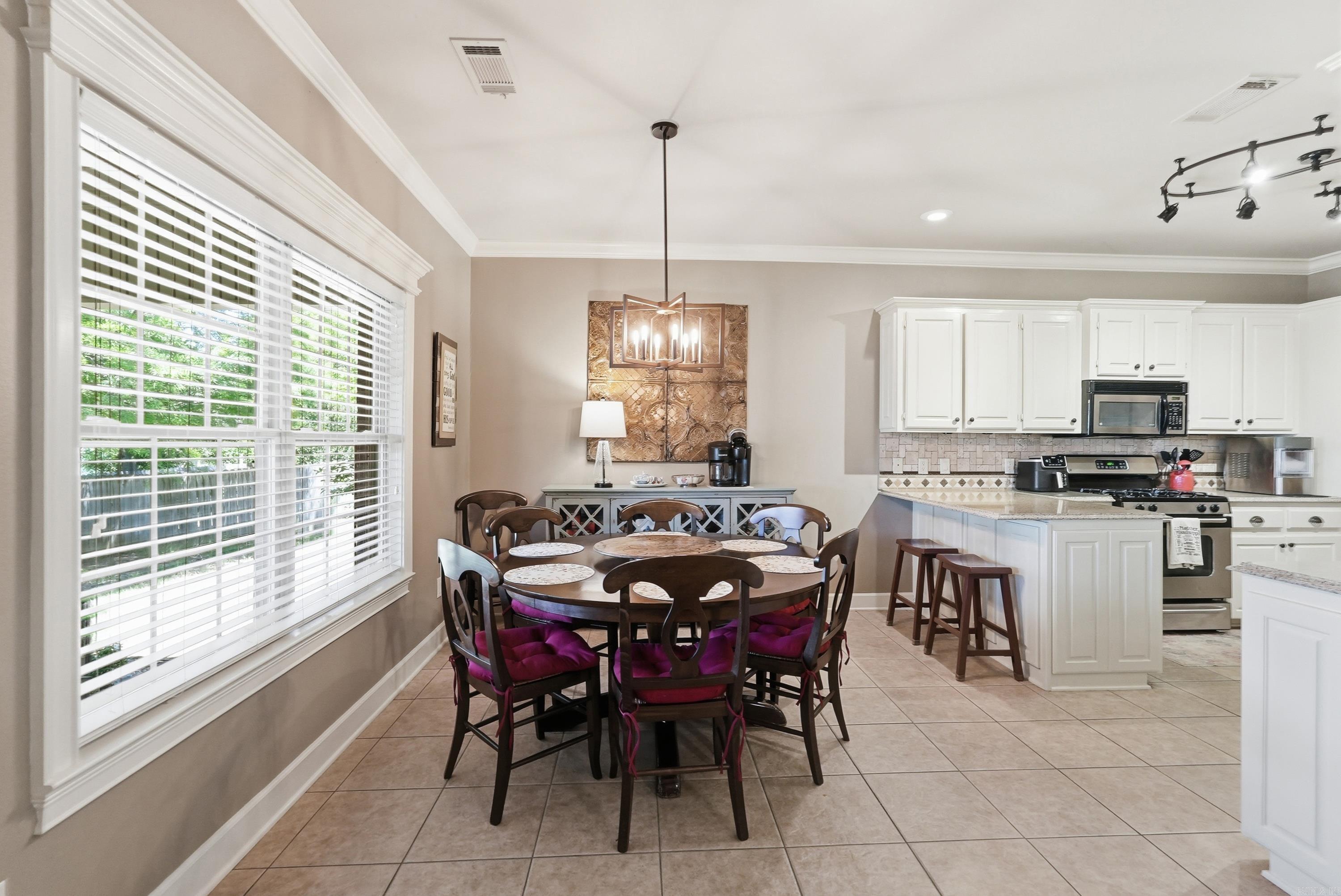 LONGHILLS VILLAGE - Residential