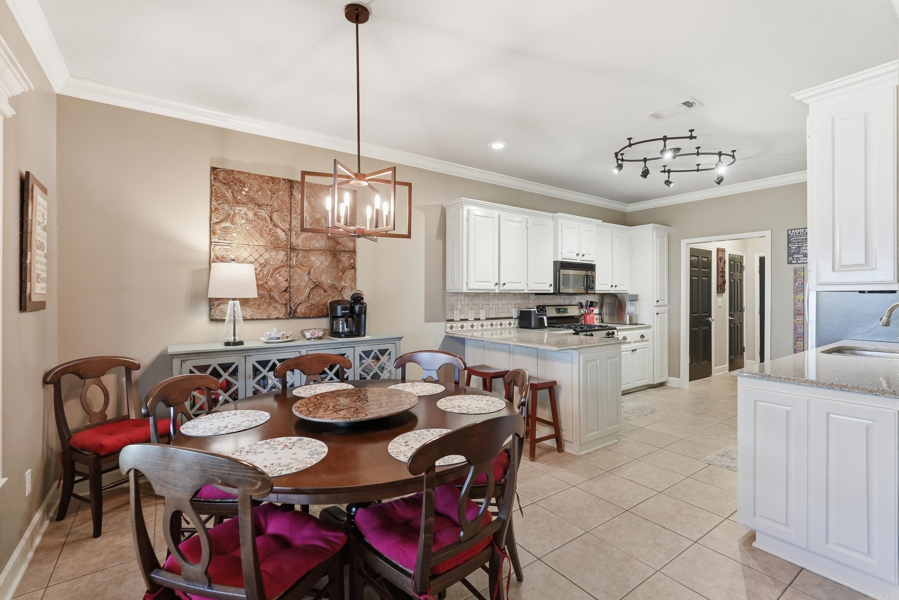 LONGHILLS VILLAGE - Residential
