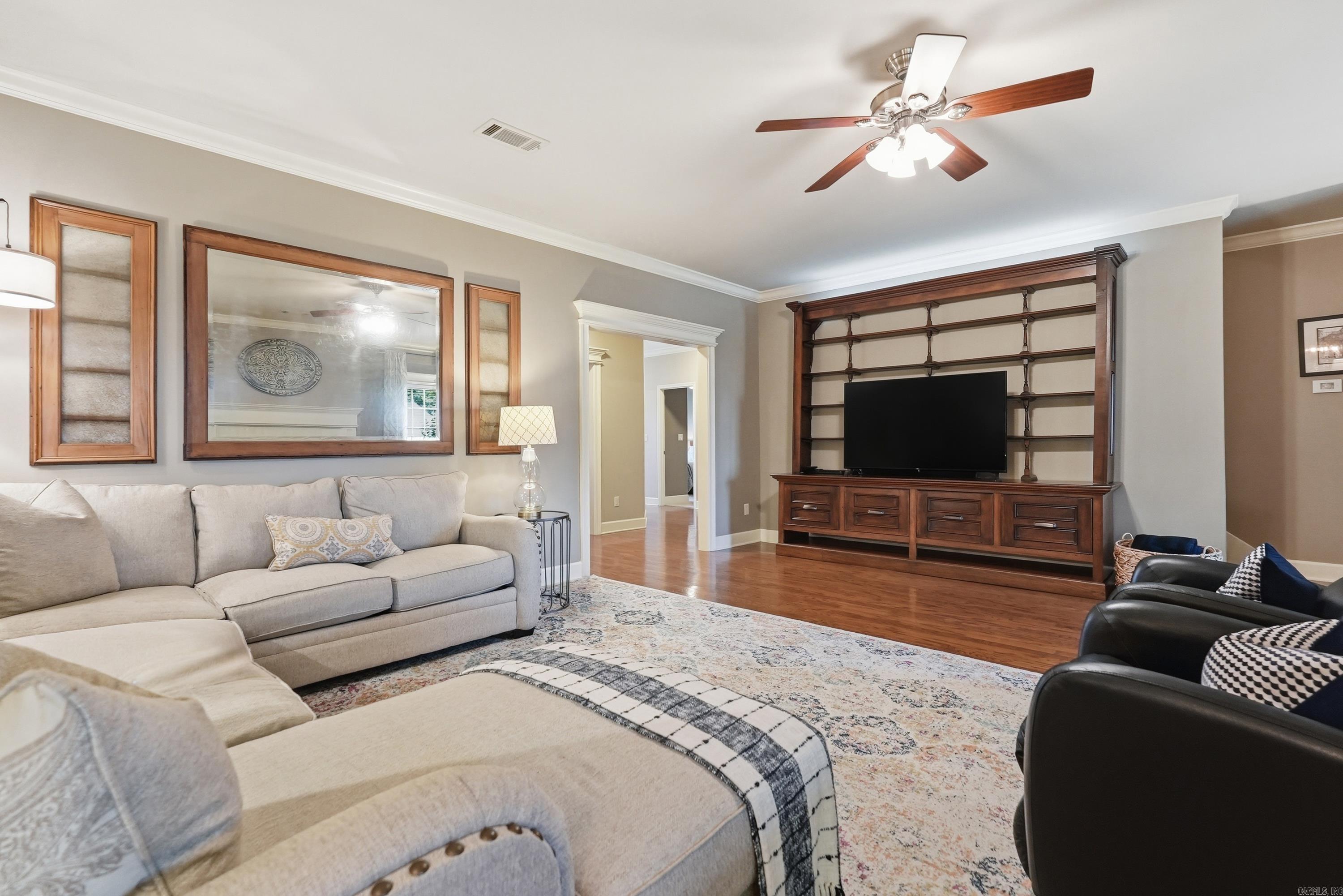 LONGHILLS VILLAGE - Residential