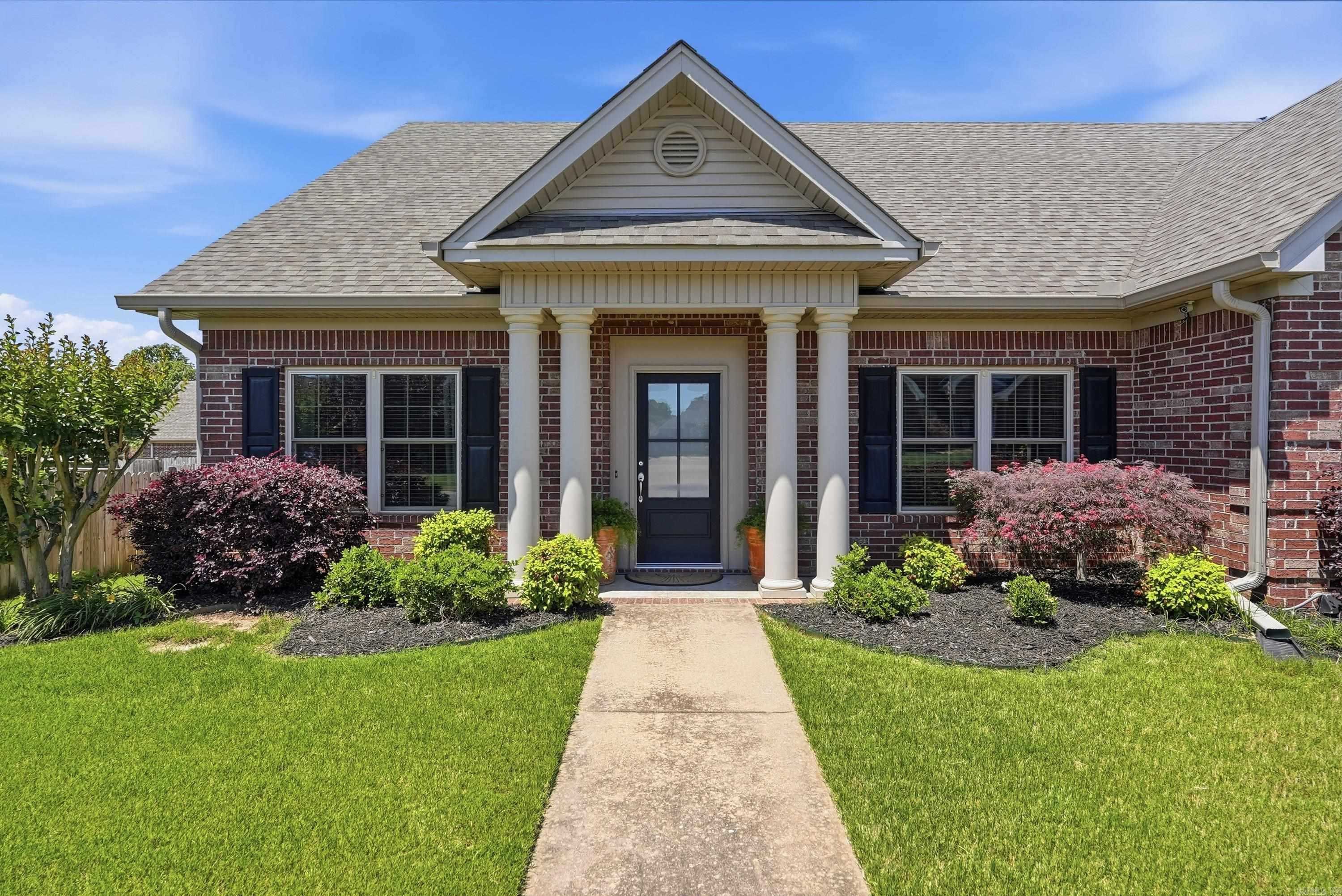 LONGHILLS VILLAGE - Residential