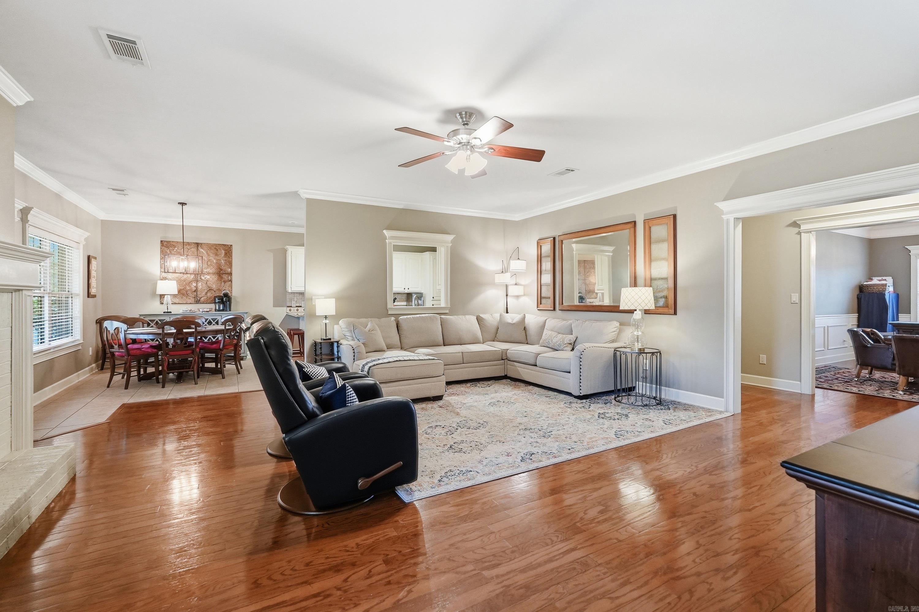 LONGHILLS VILLAGE - Residential