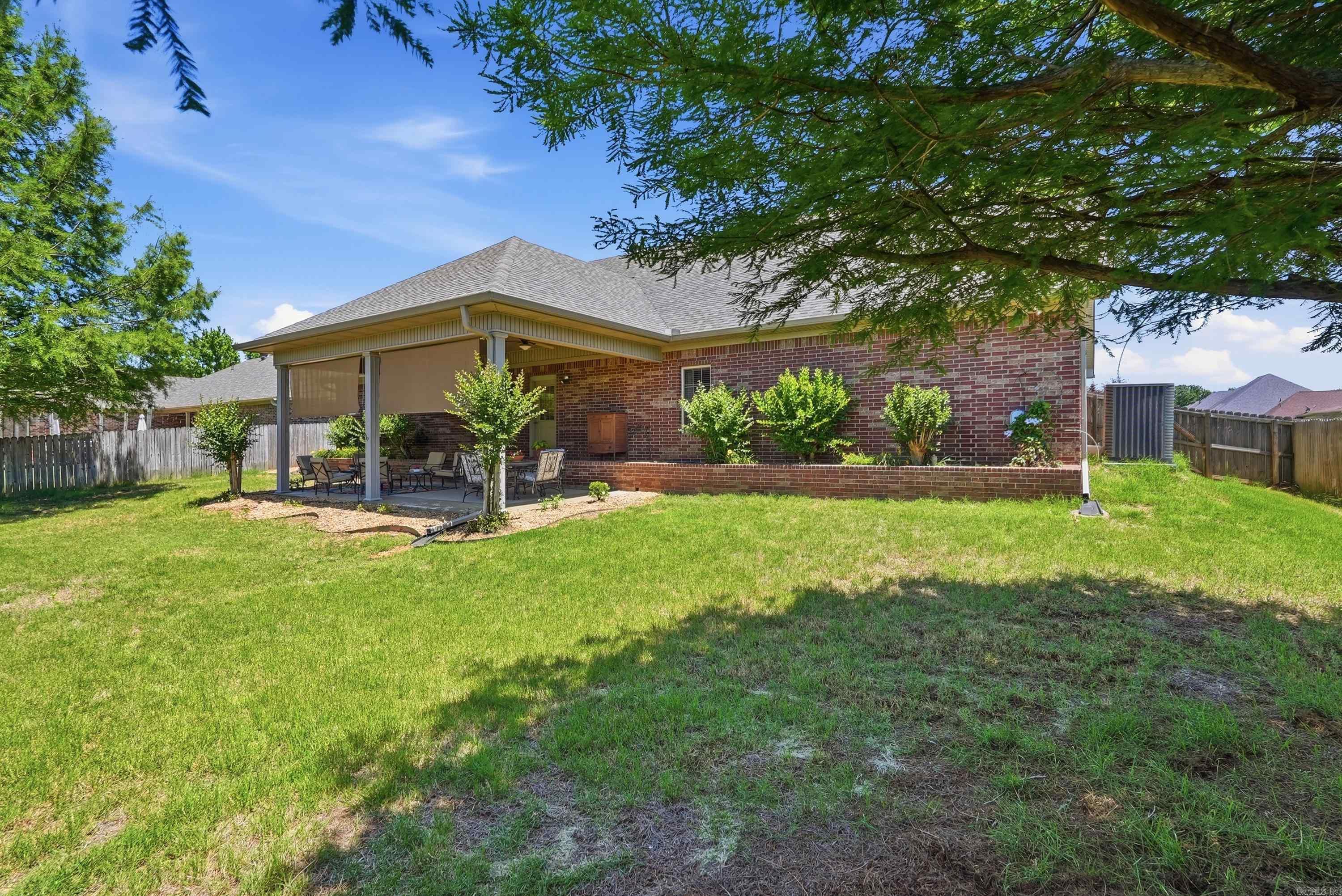 LONGHILLS VILLAGE - Residential