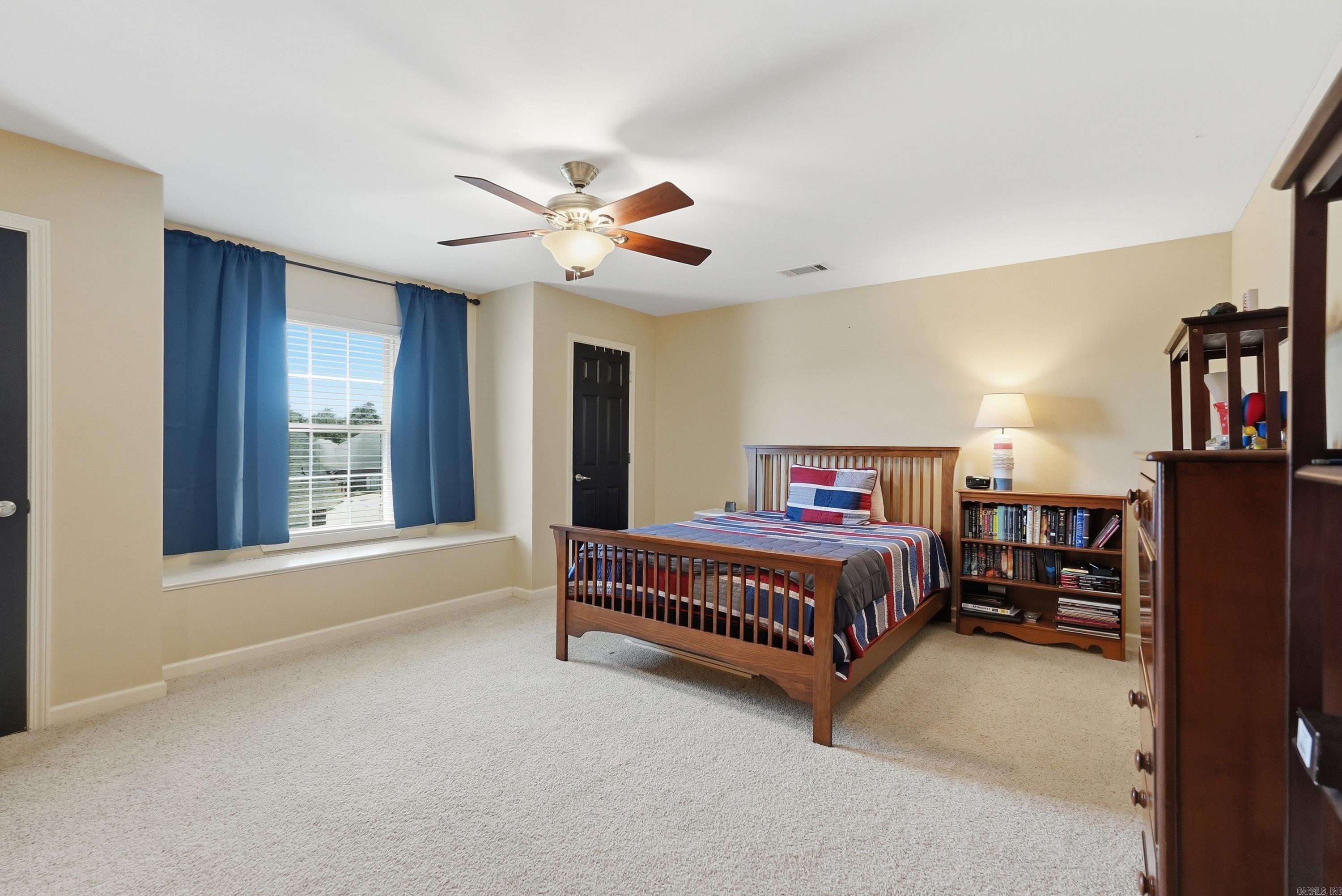 LONGHILLS VILLAGE - Residential
