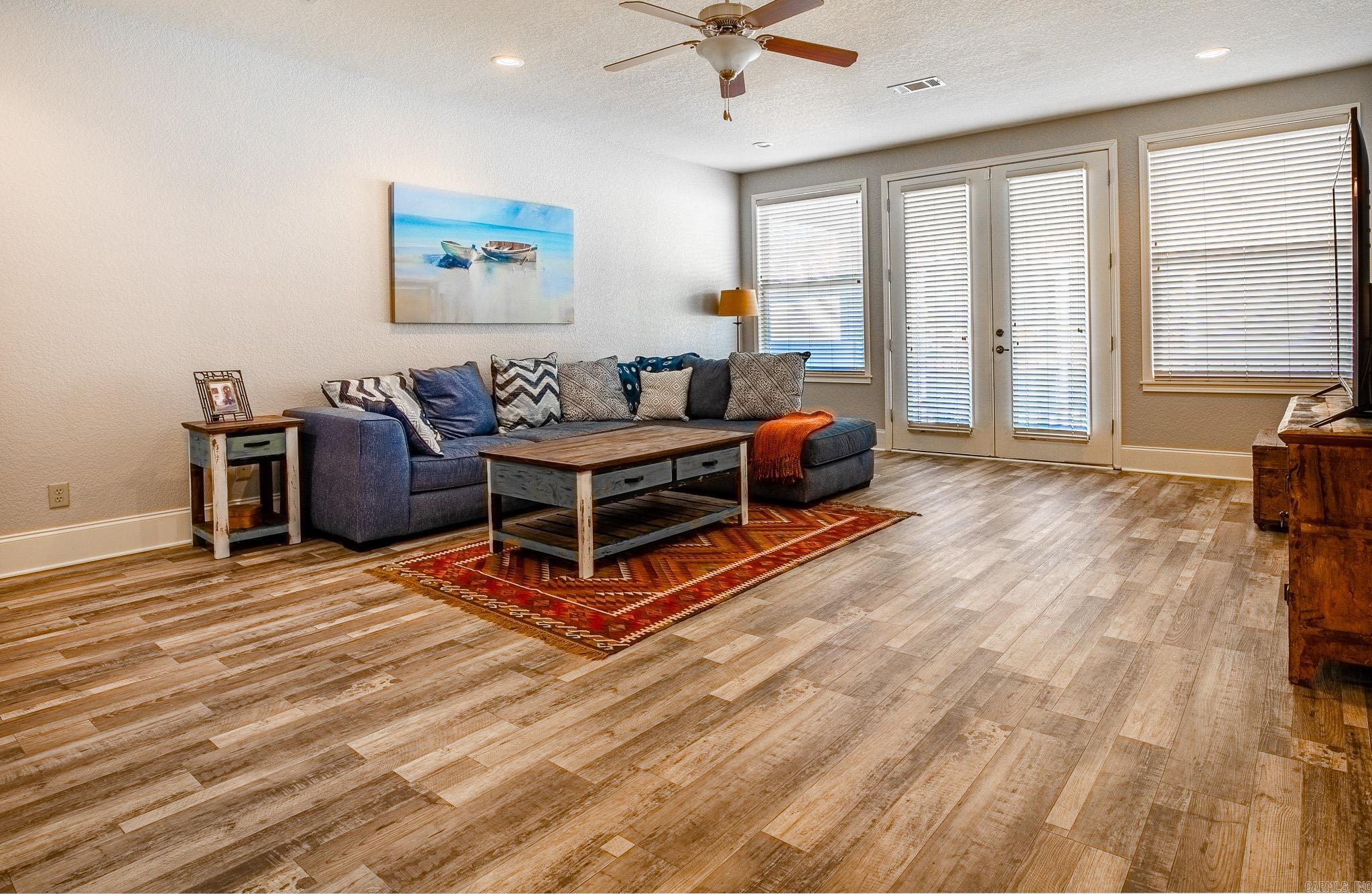 LIGHTHOUSE COVE - Residential