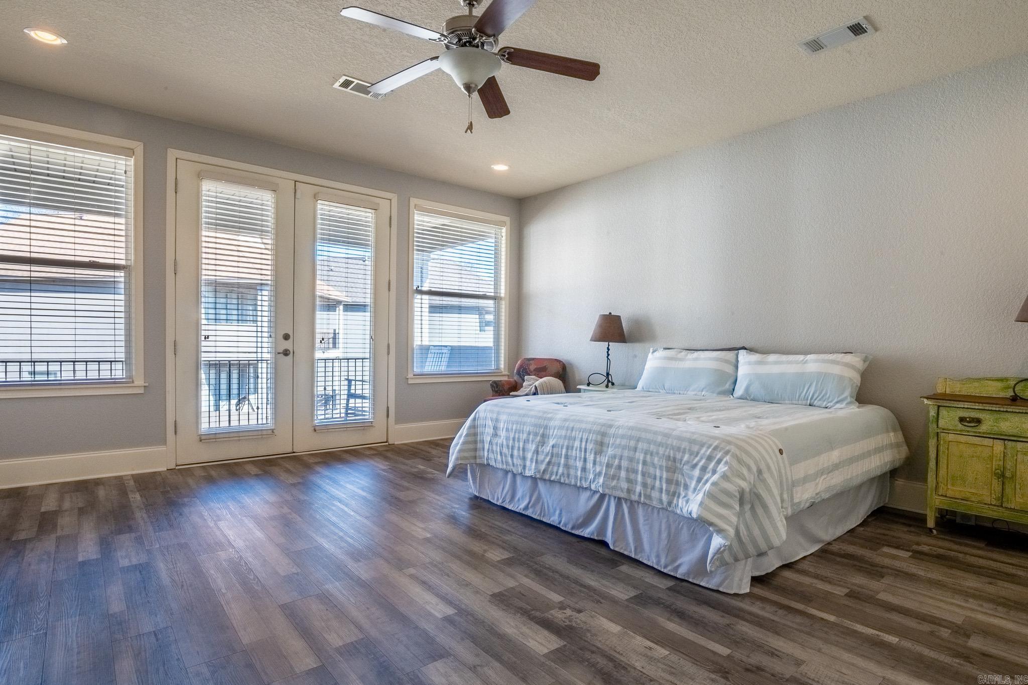 LIGHTHOUSE COVE - Residential