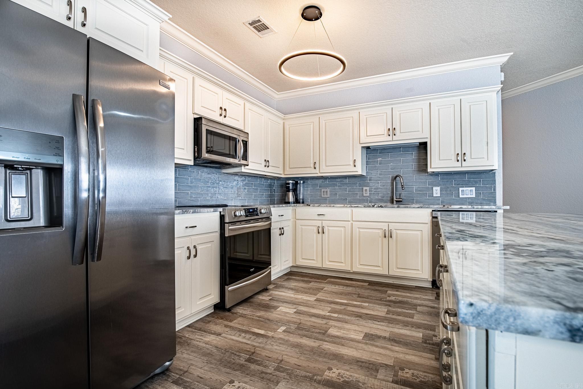 LIGHTHOUSE COVE - Residential
