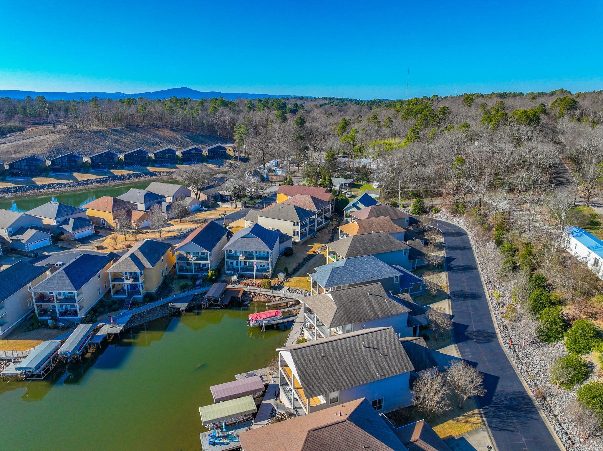 LIGHTHOUSE COVE - Residential