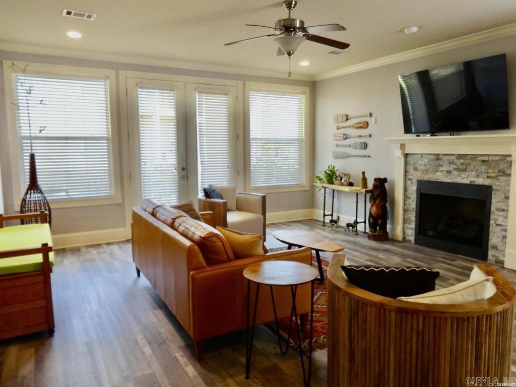 LIGHTHOUSE COVE - Residential