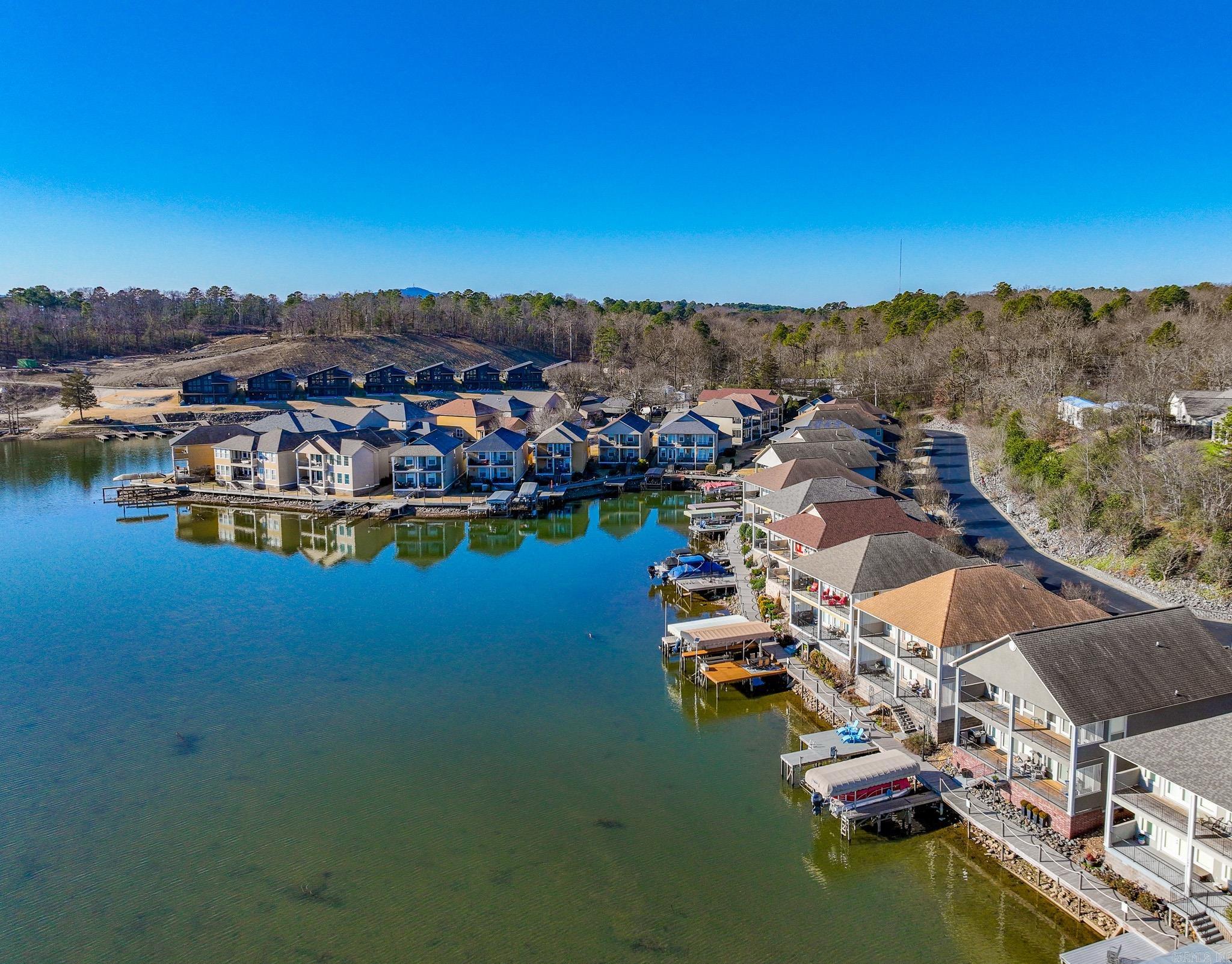 LIGHTHOUSE COVE - Residential