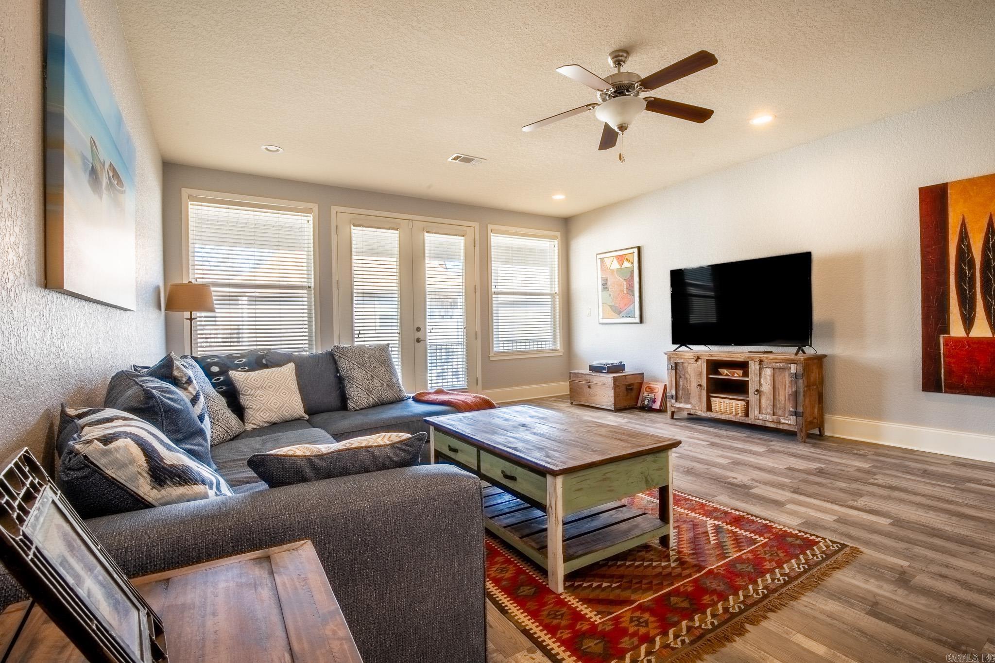 LIGHTHOUSE COVE - Residential