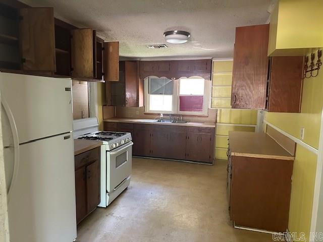 WEST WOODS - Residential