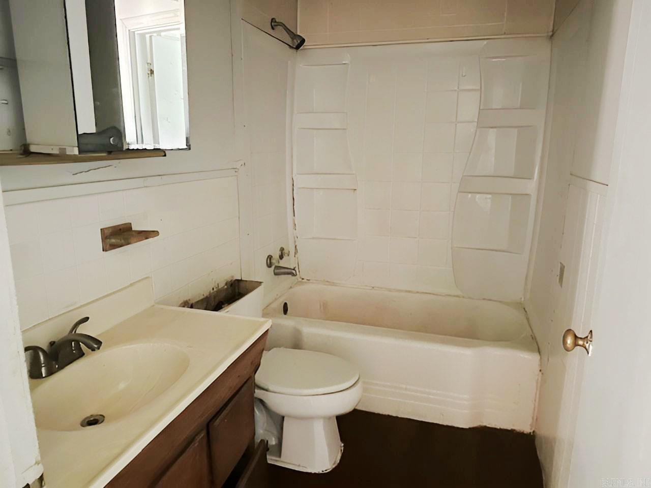 WEST WOODS - Residential