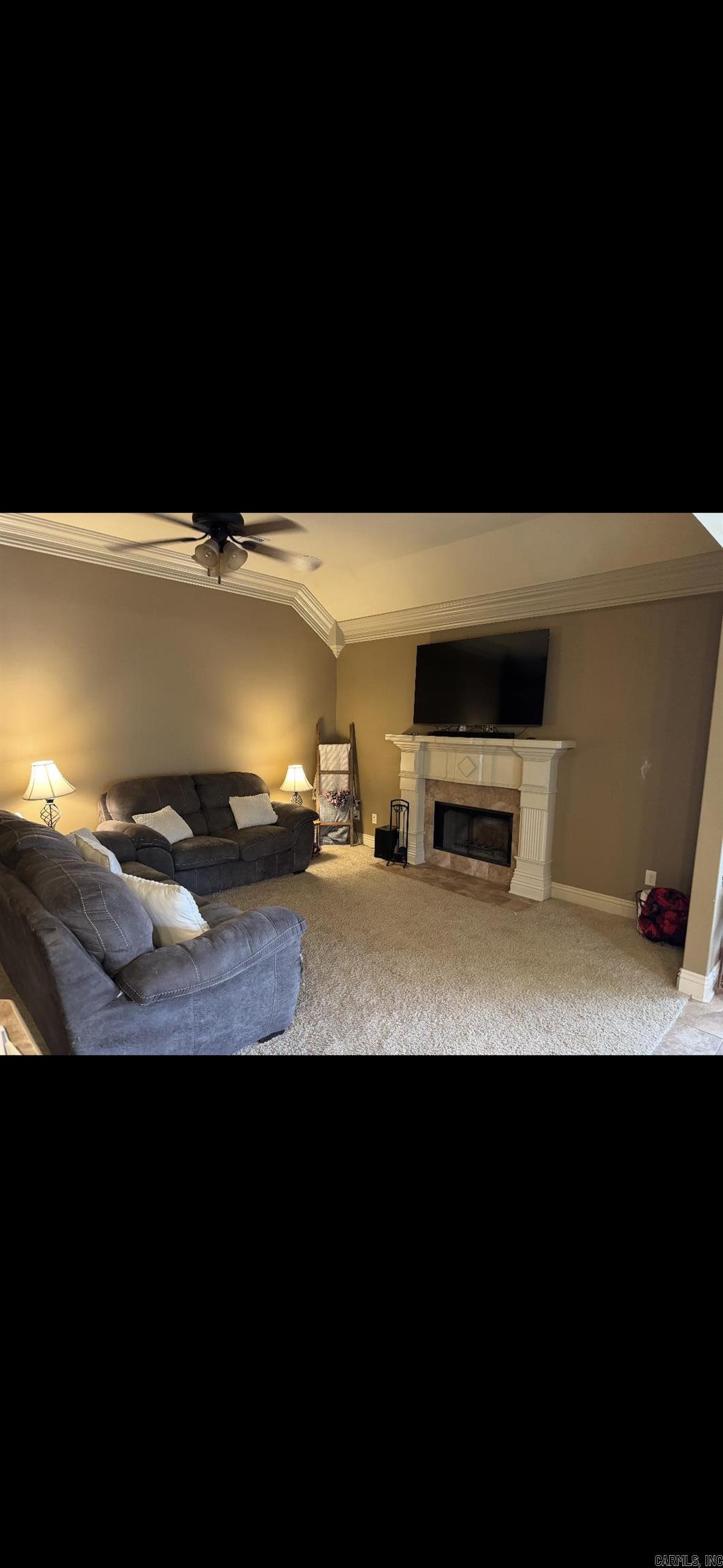 COUNTRY CLUB OF ARK THE - Residential Lease