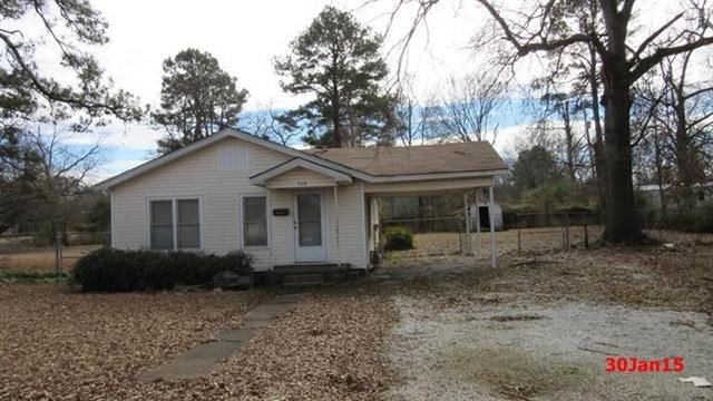 GURDON..investors pay attention to this one..2BR 1 bath for $19,750.. kitchen & dining combo, covered parking, large level lot mostly on sides and back totally chain link fenced... needs some work but well worth asking price...recent lender prequal with all offers or proof of funds to close cash offers...seller does NOT pay customary seller closing costs to include title ins, home warranty, termite policy, repairs, revenue stamps or closing costs