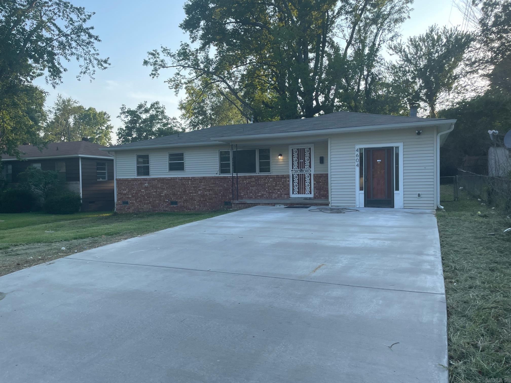 Photo 1 of 17 of 4604 W 55th Street house
