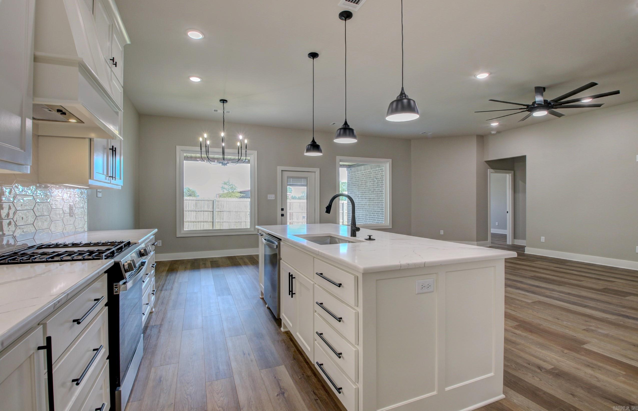 HUNTER CROSSING - Residential