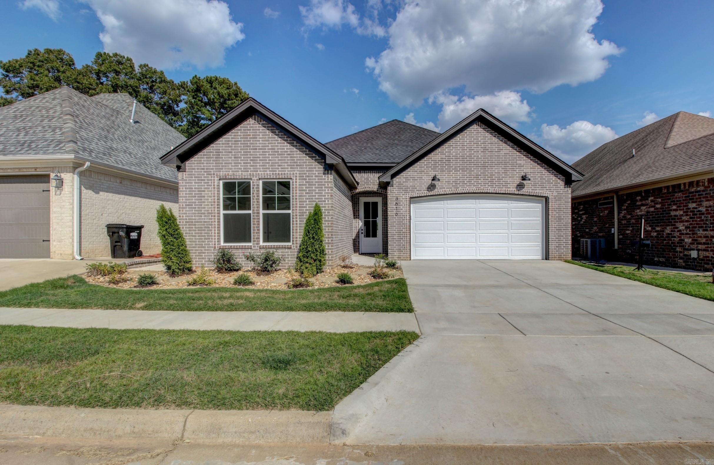 HUNTER CROSSING - Residential