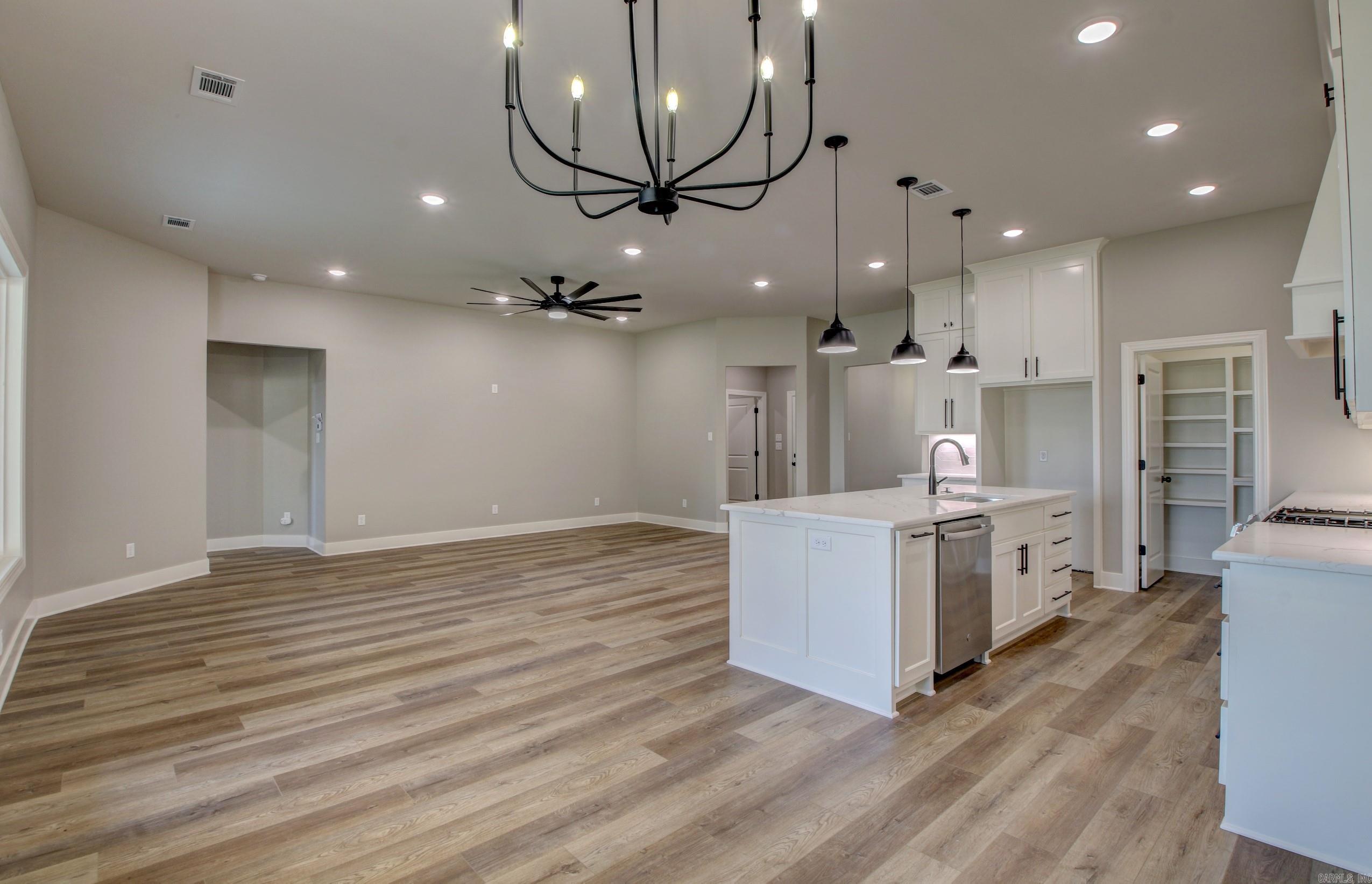 HUNTER CROSSING - Residential