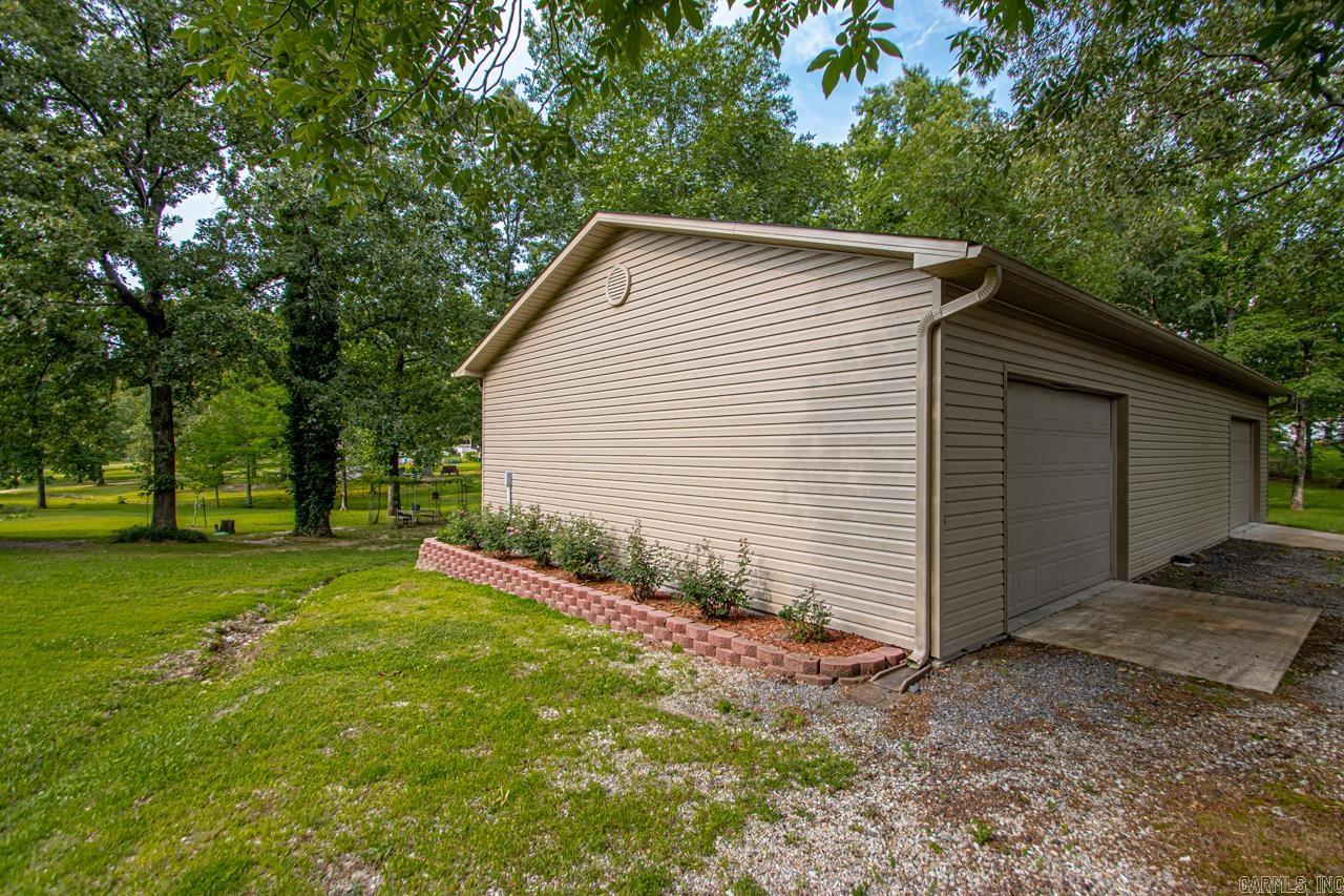 COUNTRY OAKS - Residential