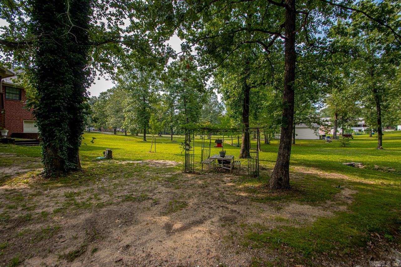 COUNTRY OAKS - Residential