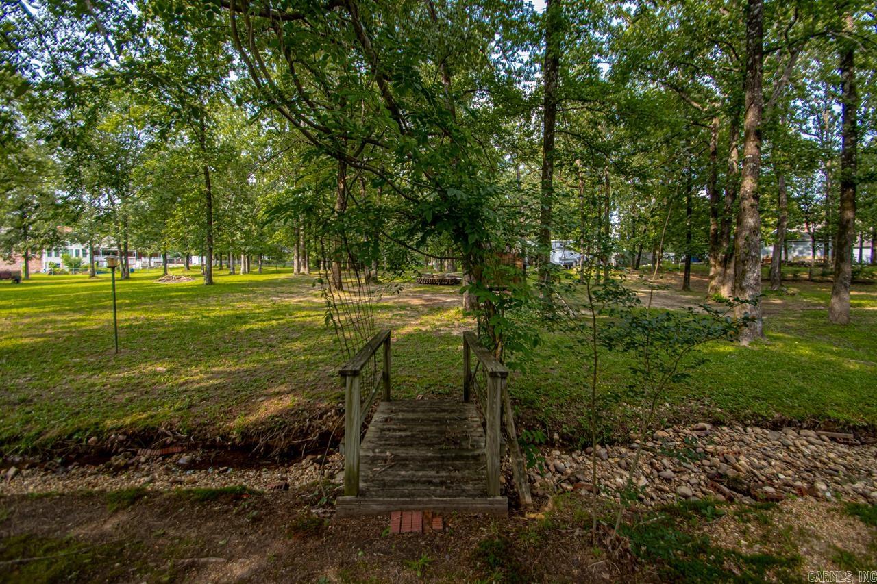 COUNTRY OAKS - Residential