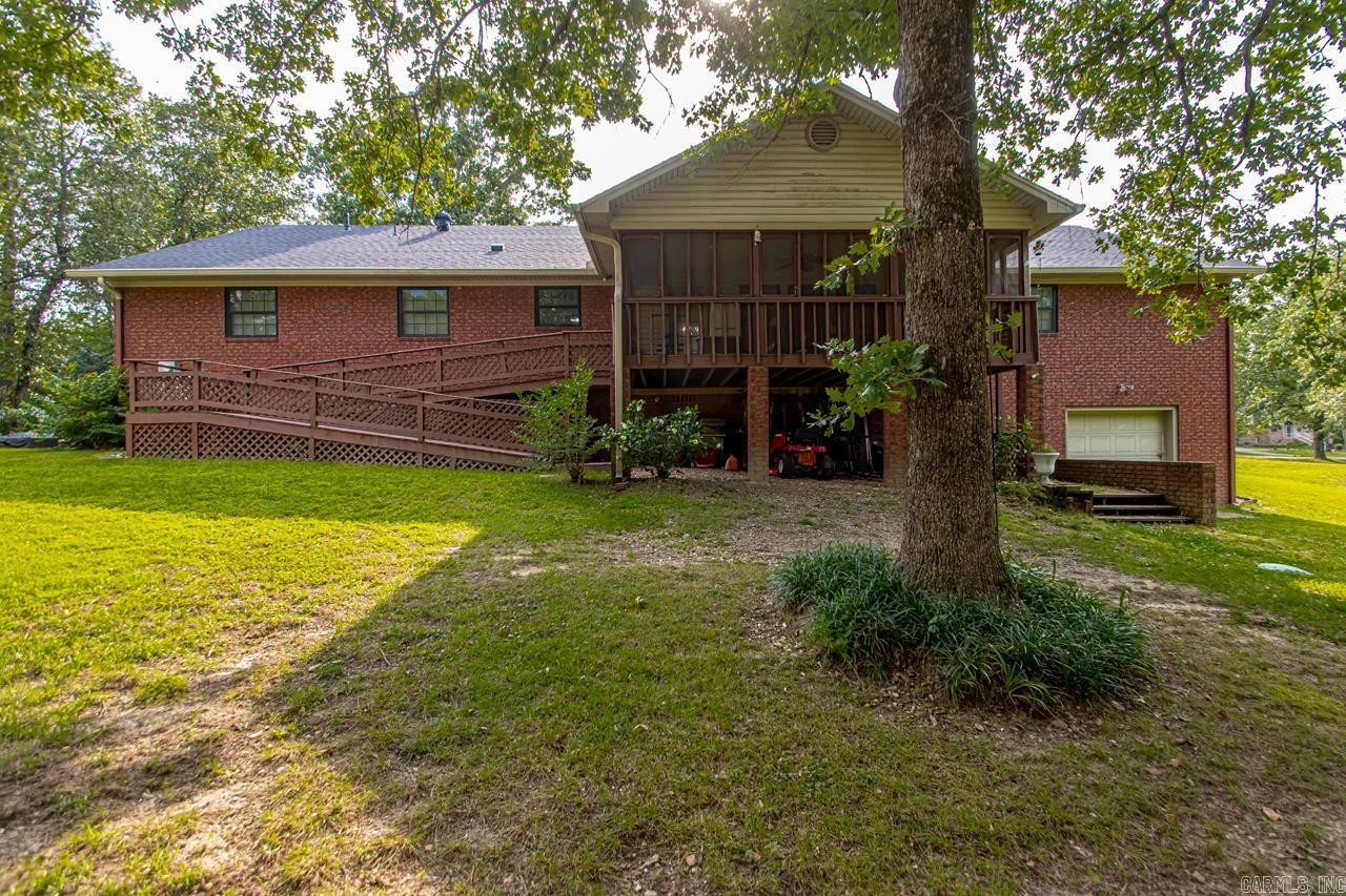 COUNTRY OAKS - Residential