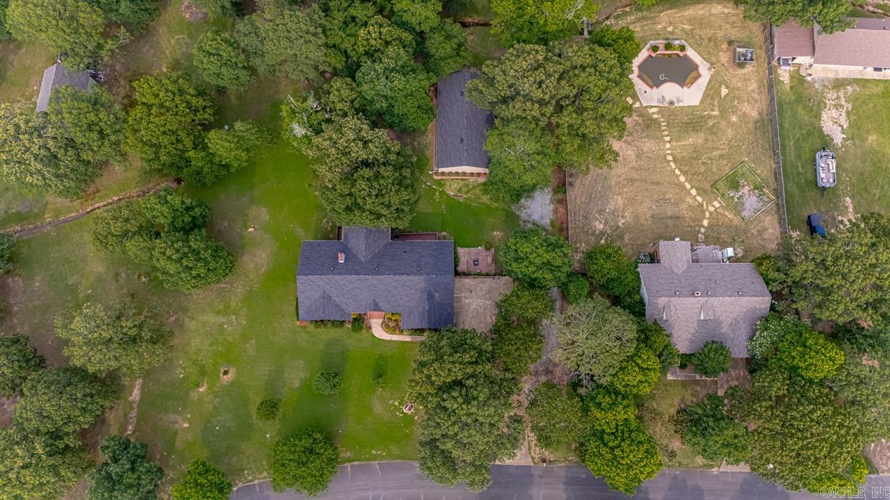 COUNTRY OAKS - Residential