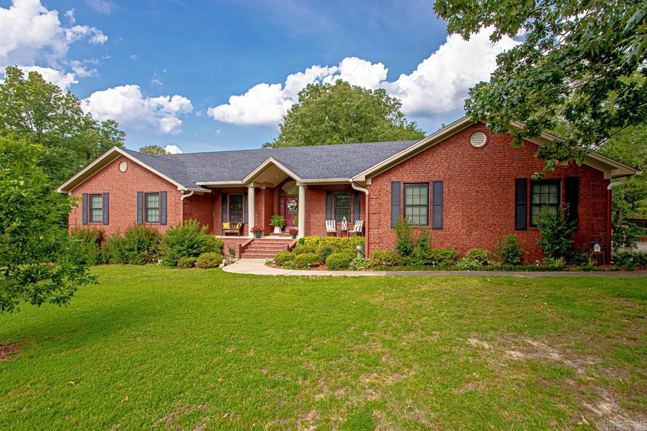 COUNTRY OAKS - Residential