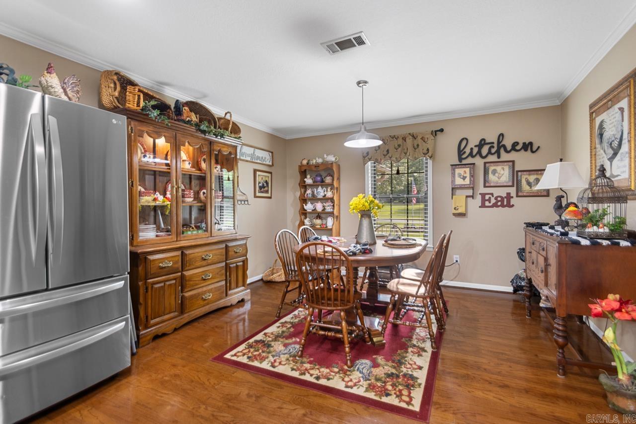 COUNTRY OAKS - Residential