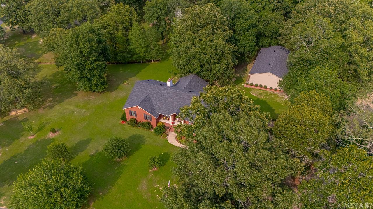 COUNTRY OAKS - Residential