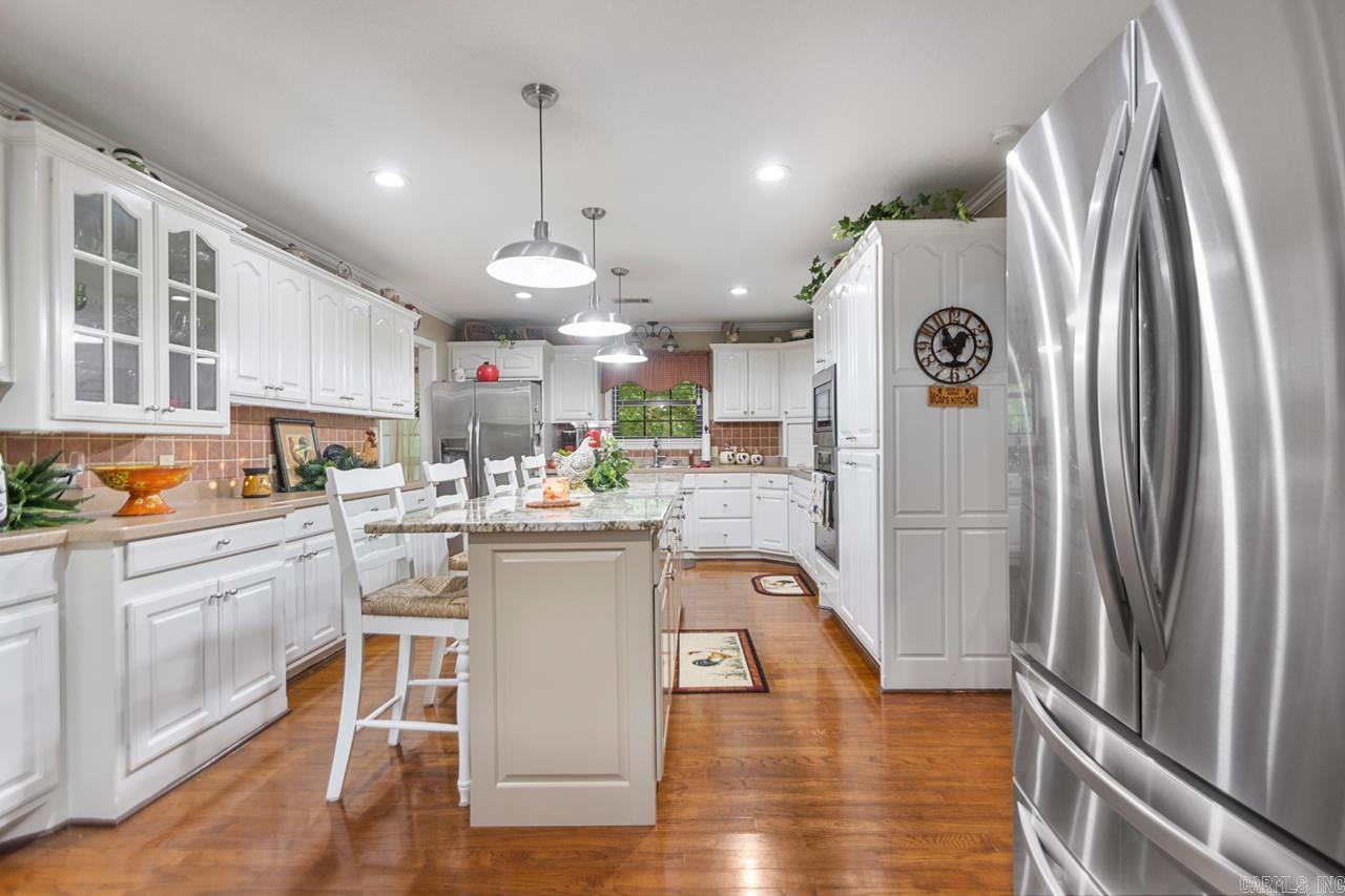 COUNTRY OAKS - Residential