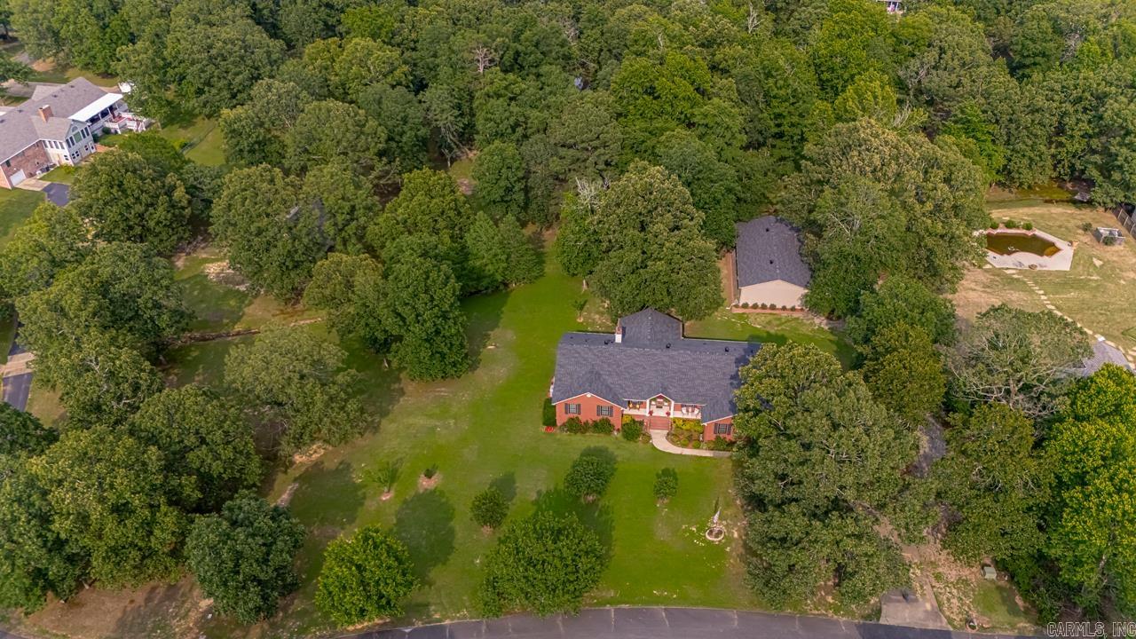 COUNTRY OAKS - Residential