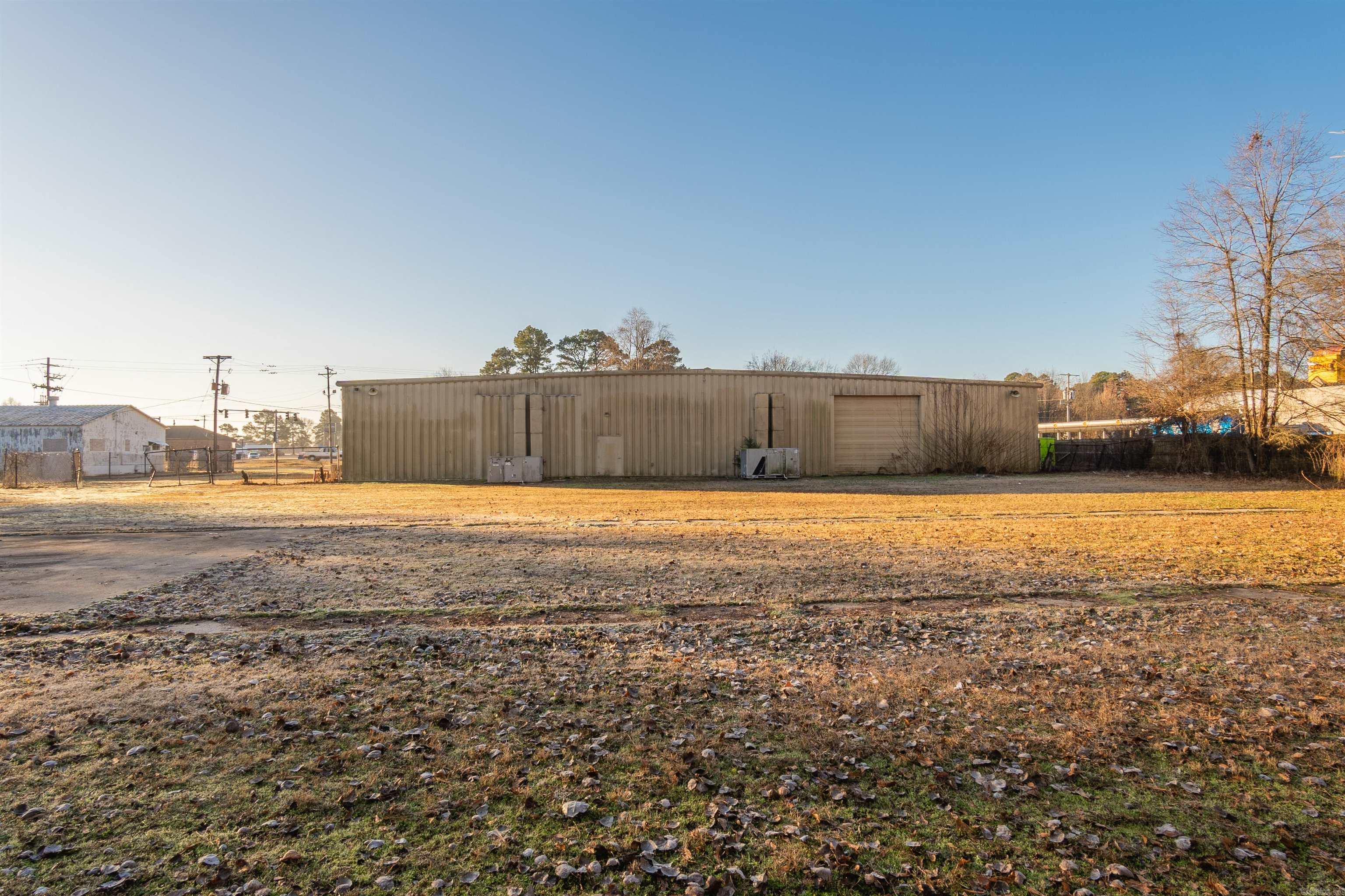 Morris - Commercial Sale