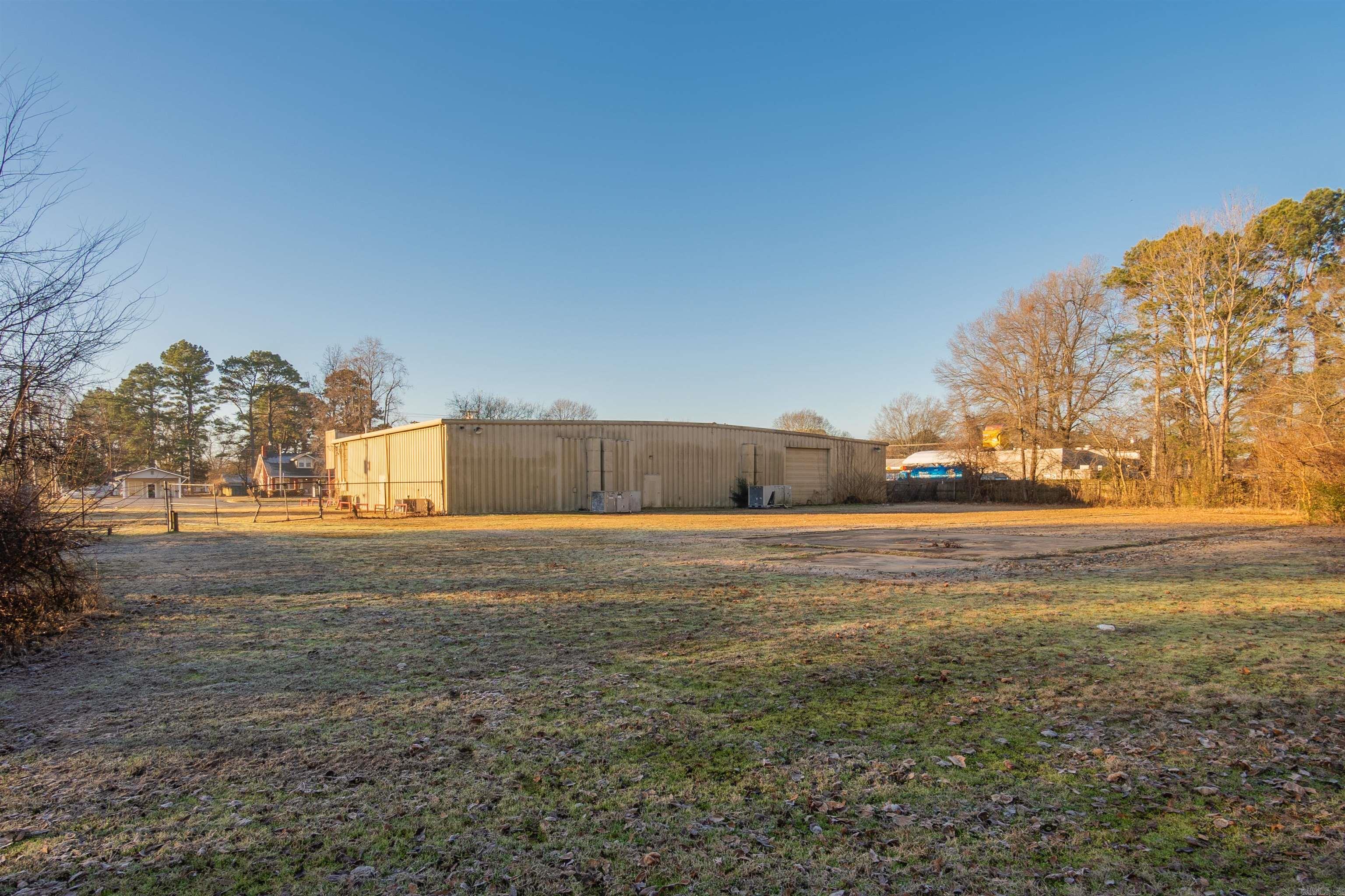 Morris - Commercial Sale