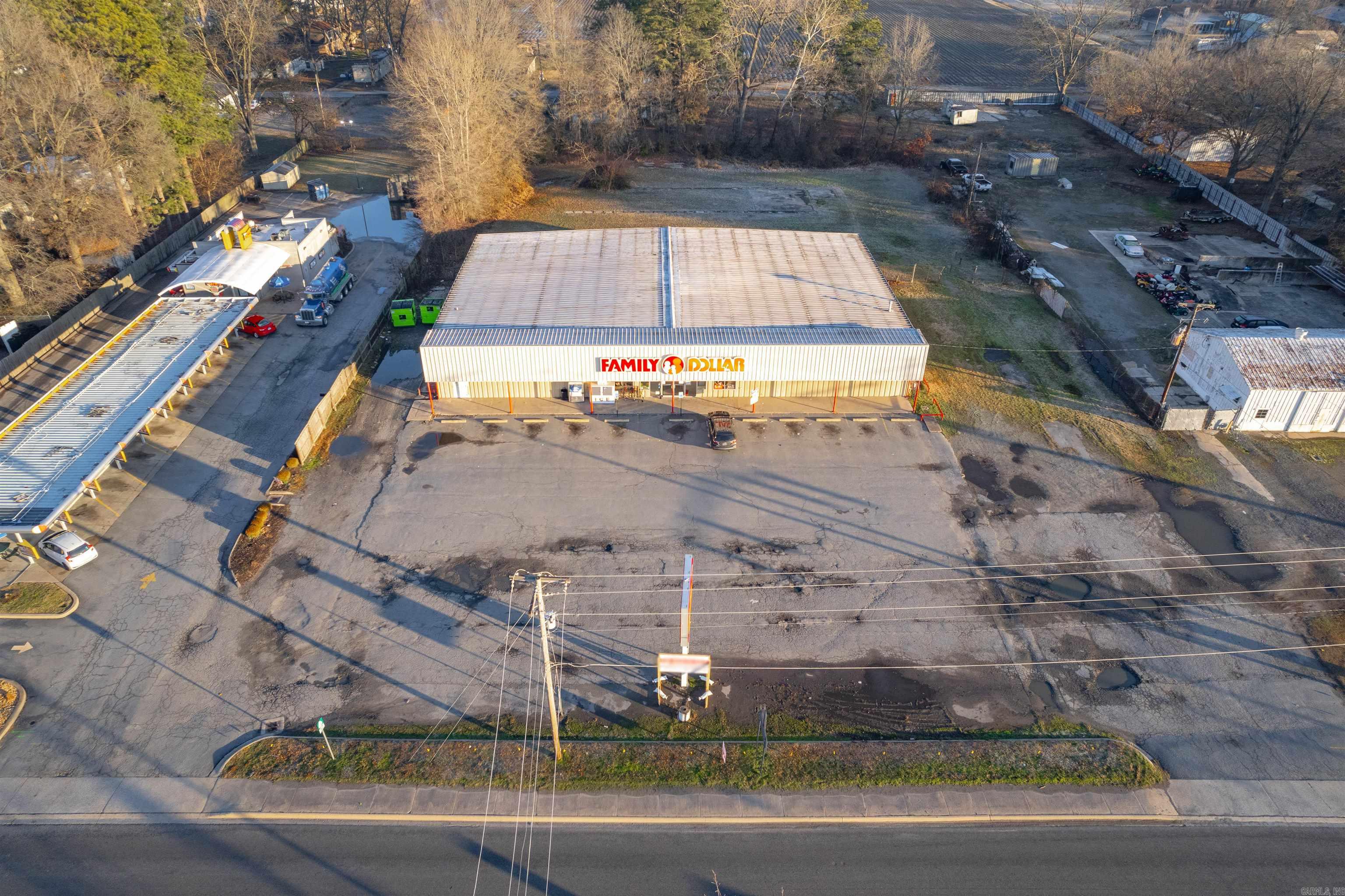 Morris - Commercial Sale
