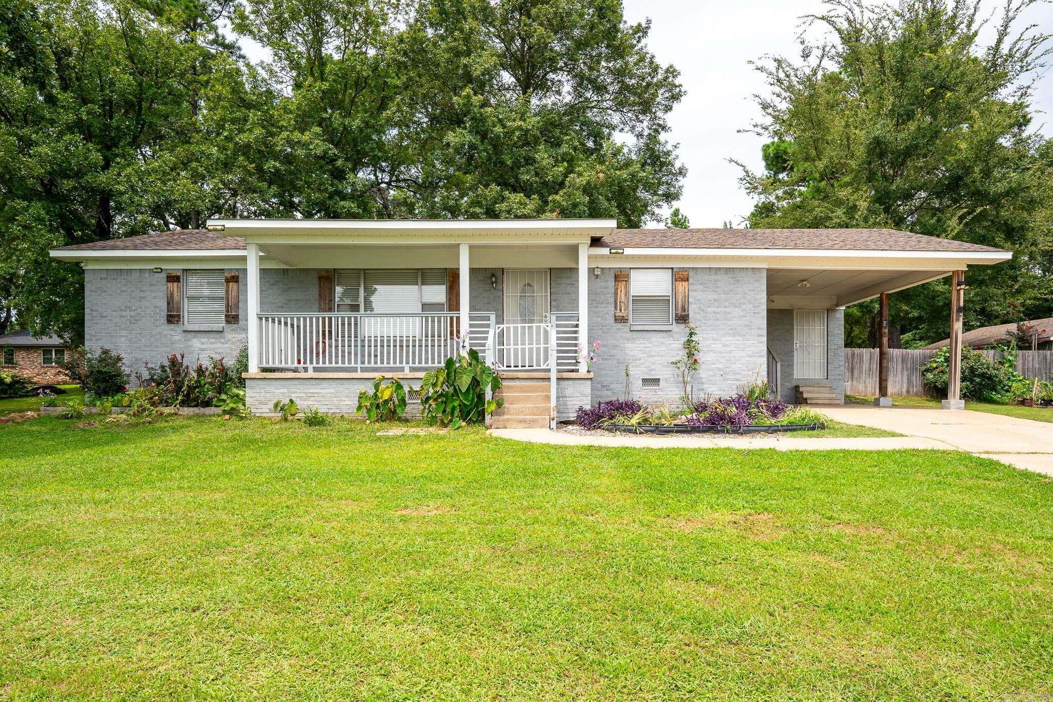 Sitting on over an acre with mature trees, this updated Greenbrier home offers comfort and room to spread out. Inside, you?ll find 3 bedrooms, 2 bathrooms, a fresh kitchen/dining combo, and a brand-new HVAC system! The 600 SF detached garage/shop is ideal for storage, projects, or extra parking. A storm shelter adds peace of mind, and the spacious lot gives you the flexibility to use the space as needed. Call to schedule your showing today! Agents see remarks!