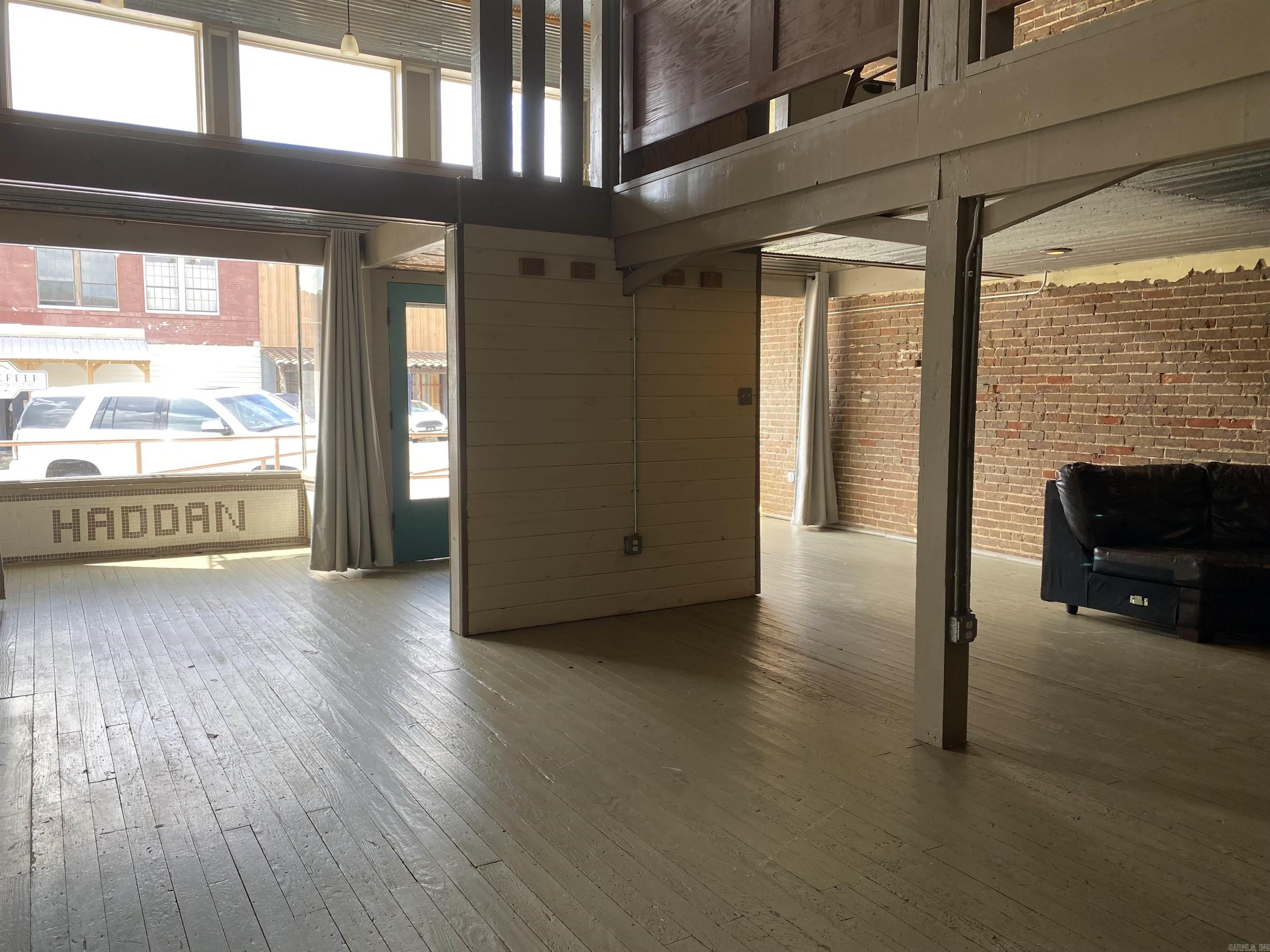 McCulloch - Commercial Sale