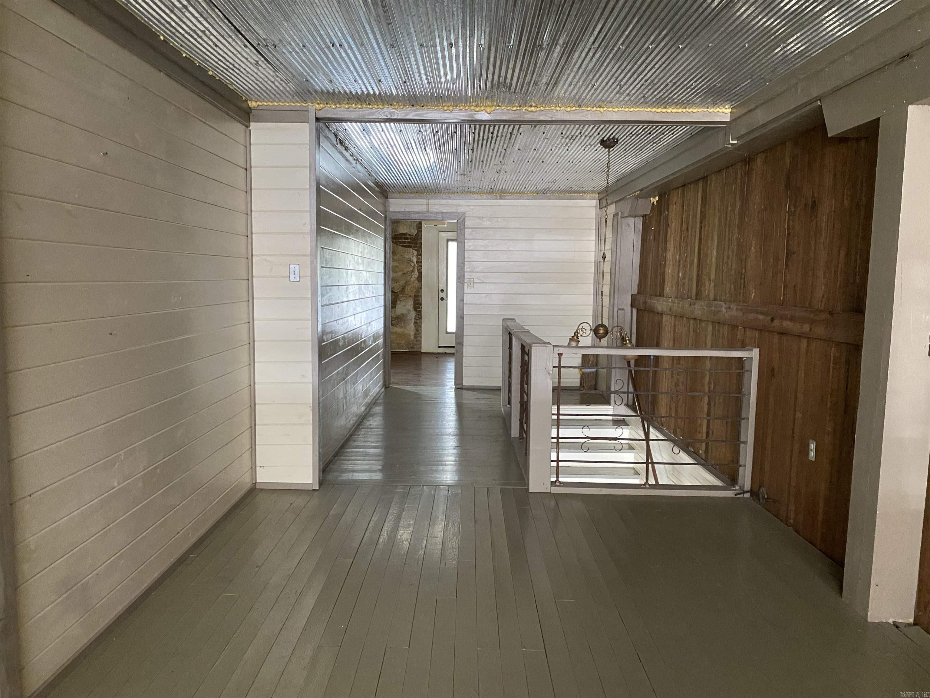 McCulloch - Commercial Sale