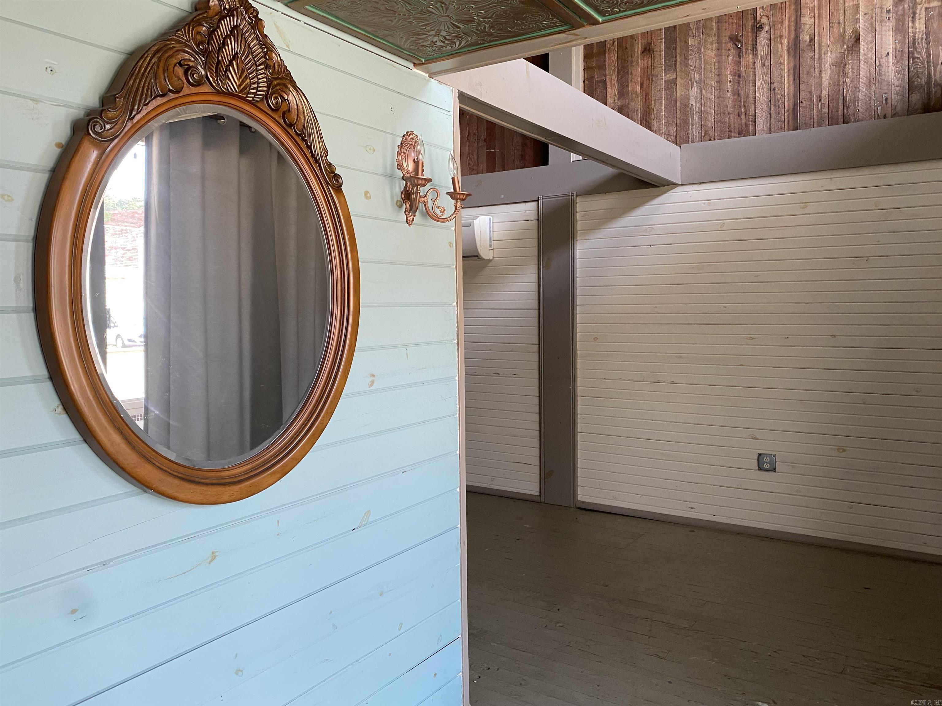 McCulloch - Commercial Sale