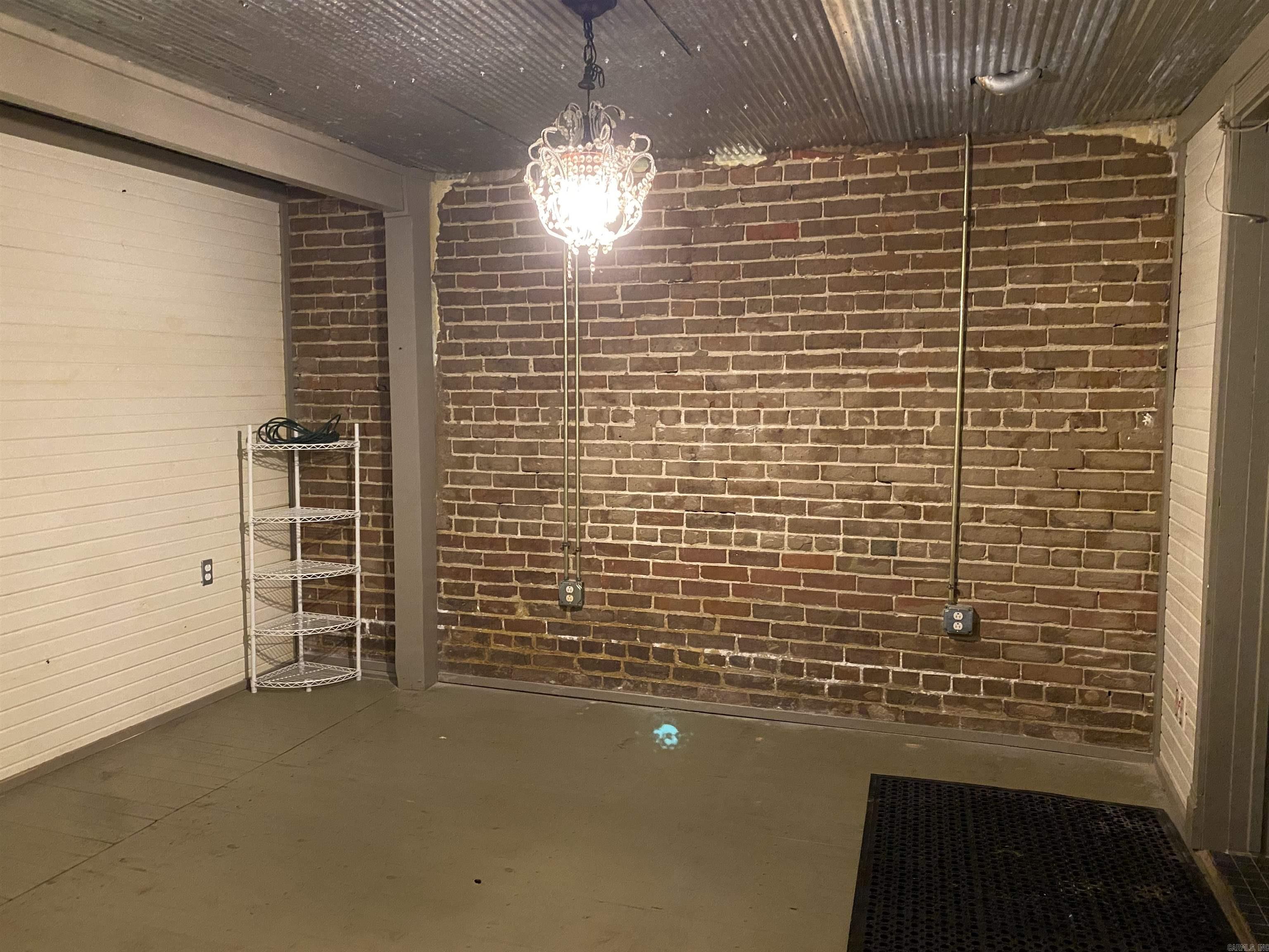 McCulloch - Commercial Sale