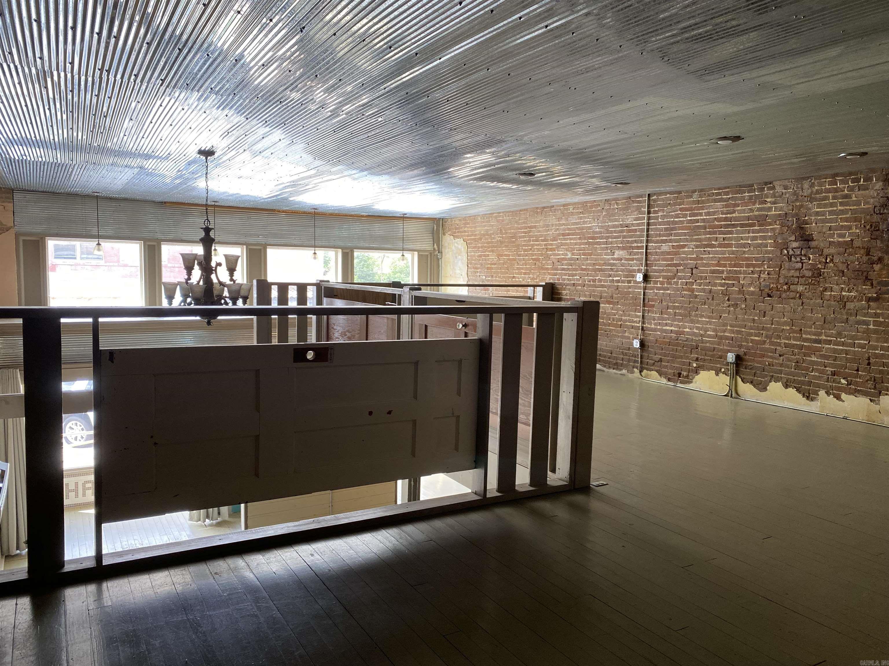 McCulloch - Commercial Sale